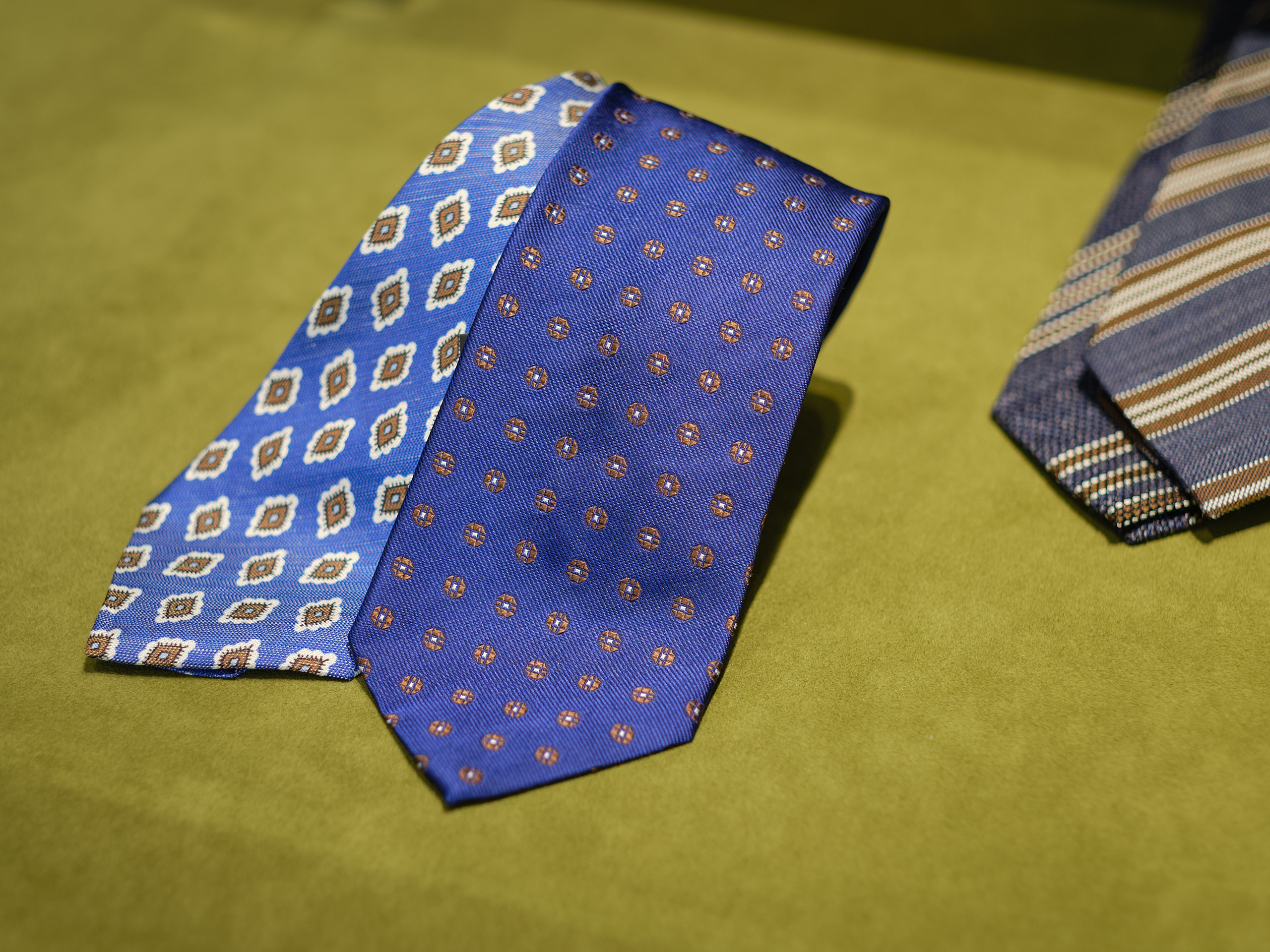 Фотографии луков и витрин Cesare Attolini Moscow весна 2019. Nikolay Samara — Portrait, Lifestyle, Event & Work and Sport Photography in Bratislava