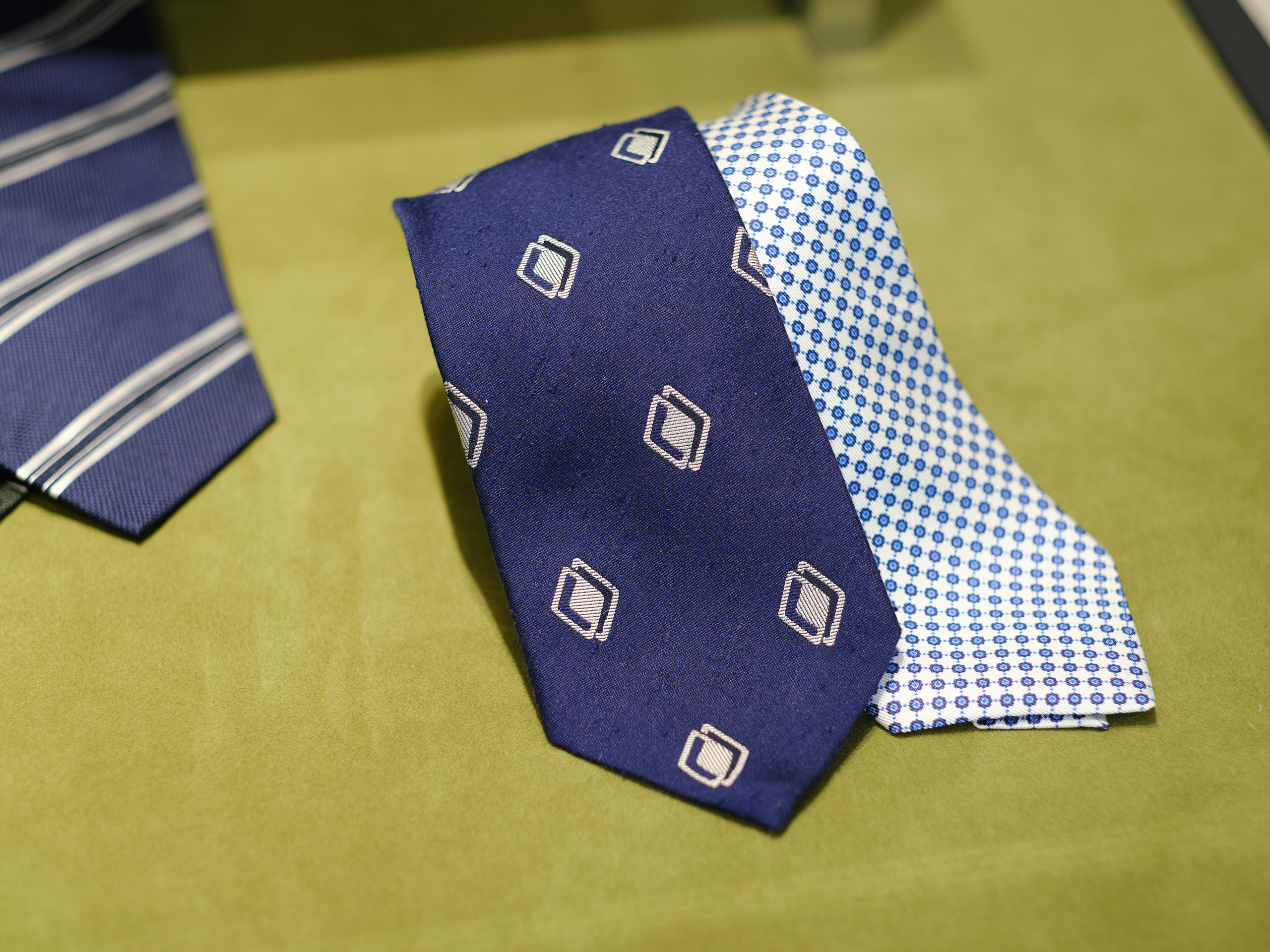 Фотографии луков и витрин Cesare Attolini Moscow весна 2019. Nikolay Samara — Portrait, Lifestyle, Event & Work and Sport Photography in Bratislava