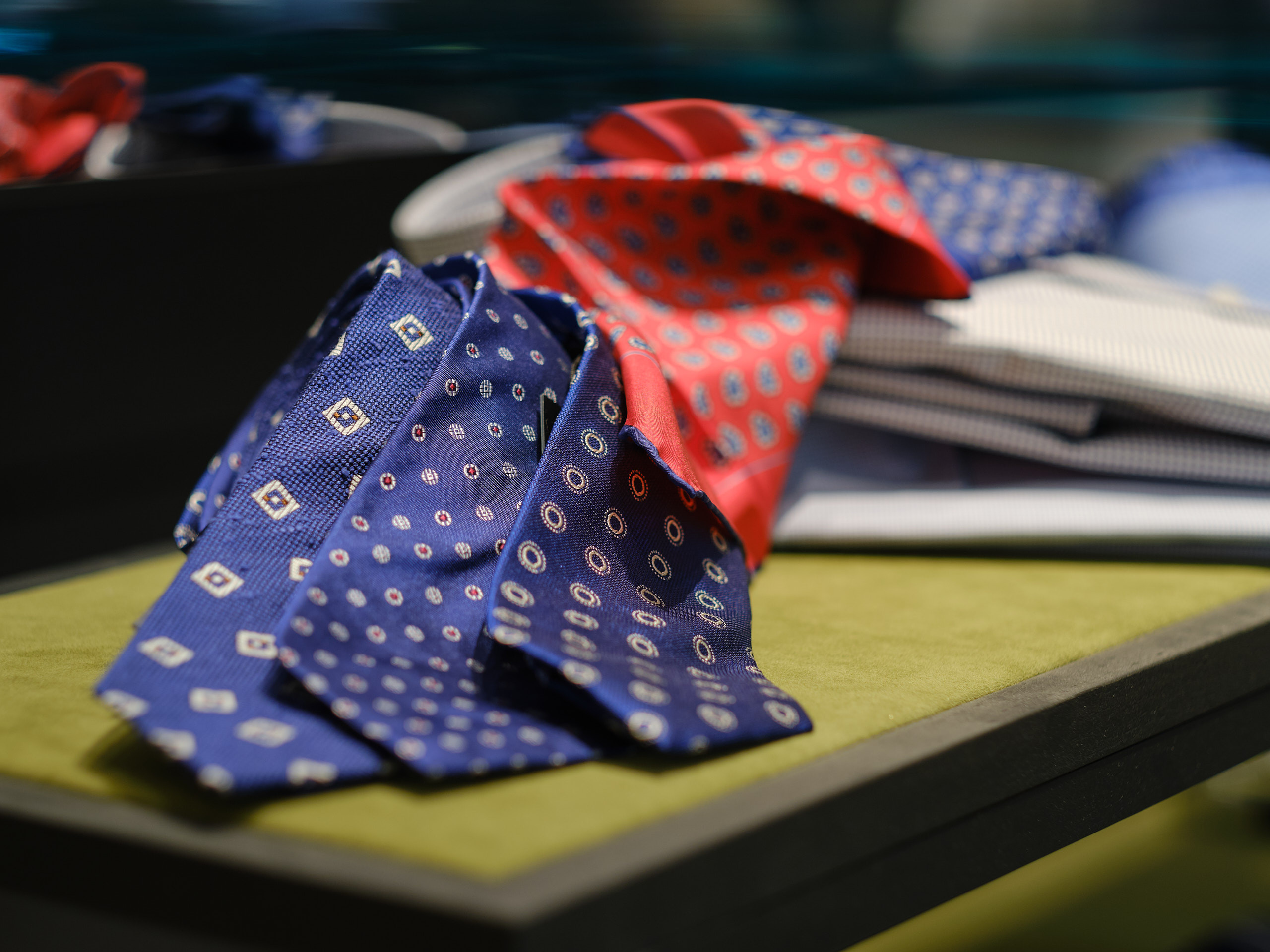 Фотографии луков и витрин Cesare Attolini Moscow весна 2019. Nikolay Samara — Portrait, Lifestyle, Event & Work and Sport Photography in Bratislava