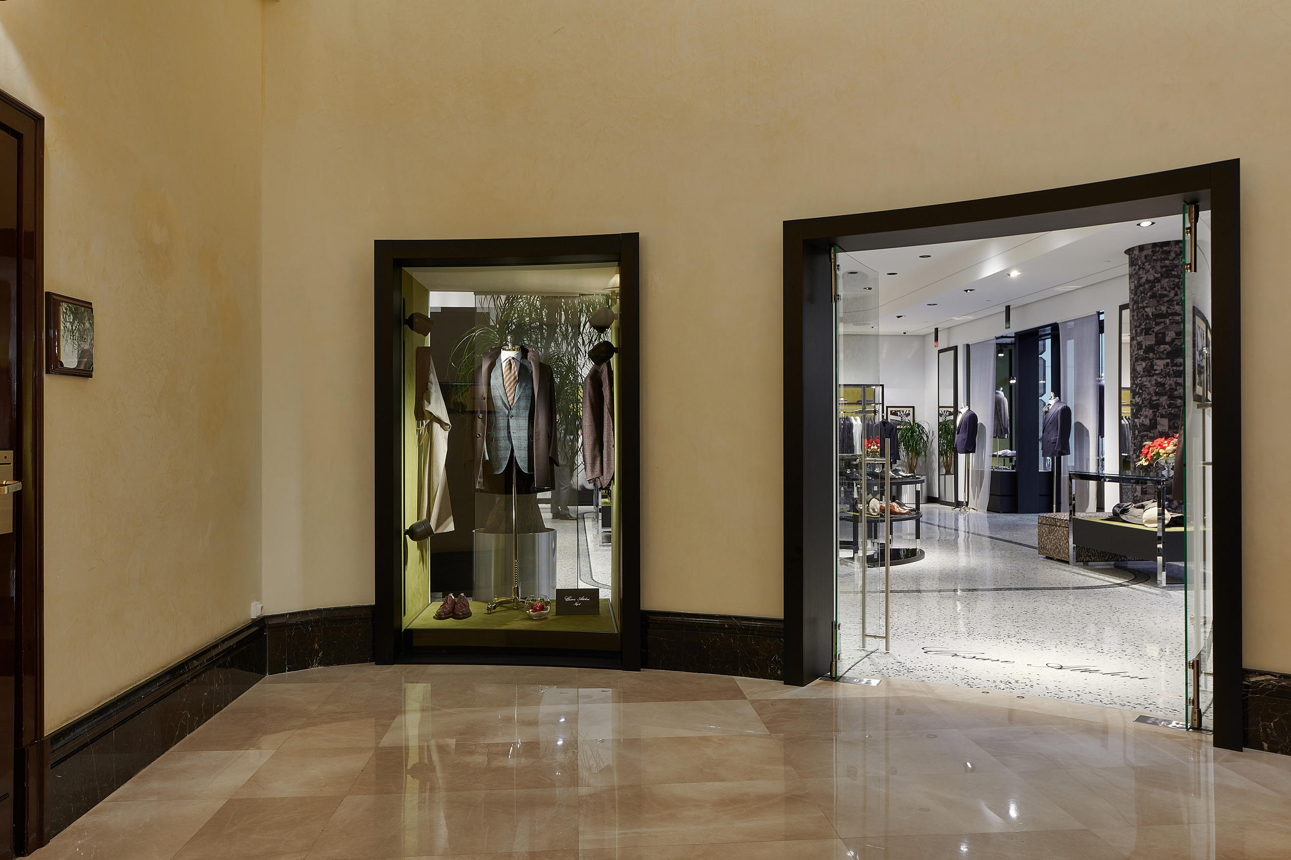 Фотографии интерьеров Cesare Attolini Moscow осень 2018 — осень 2020. Nikolay Samara — Porträt-, Lifestyle-, Event- & Work-and-Sport-Fotografie in Bratislava