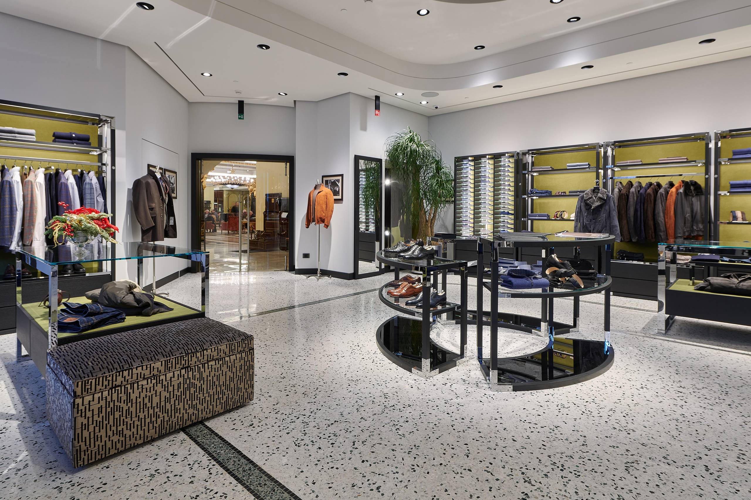 Фотографии интерьеров Cesare Attolini Moscow осень 2018 — осень 2020. Nikolay Samara — Porträt-, Lifestyle-, Event- & Work-and-Sport-Fotografie in Bratislava