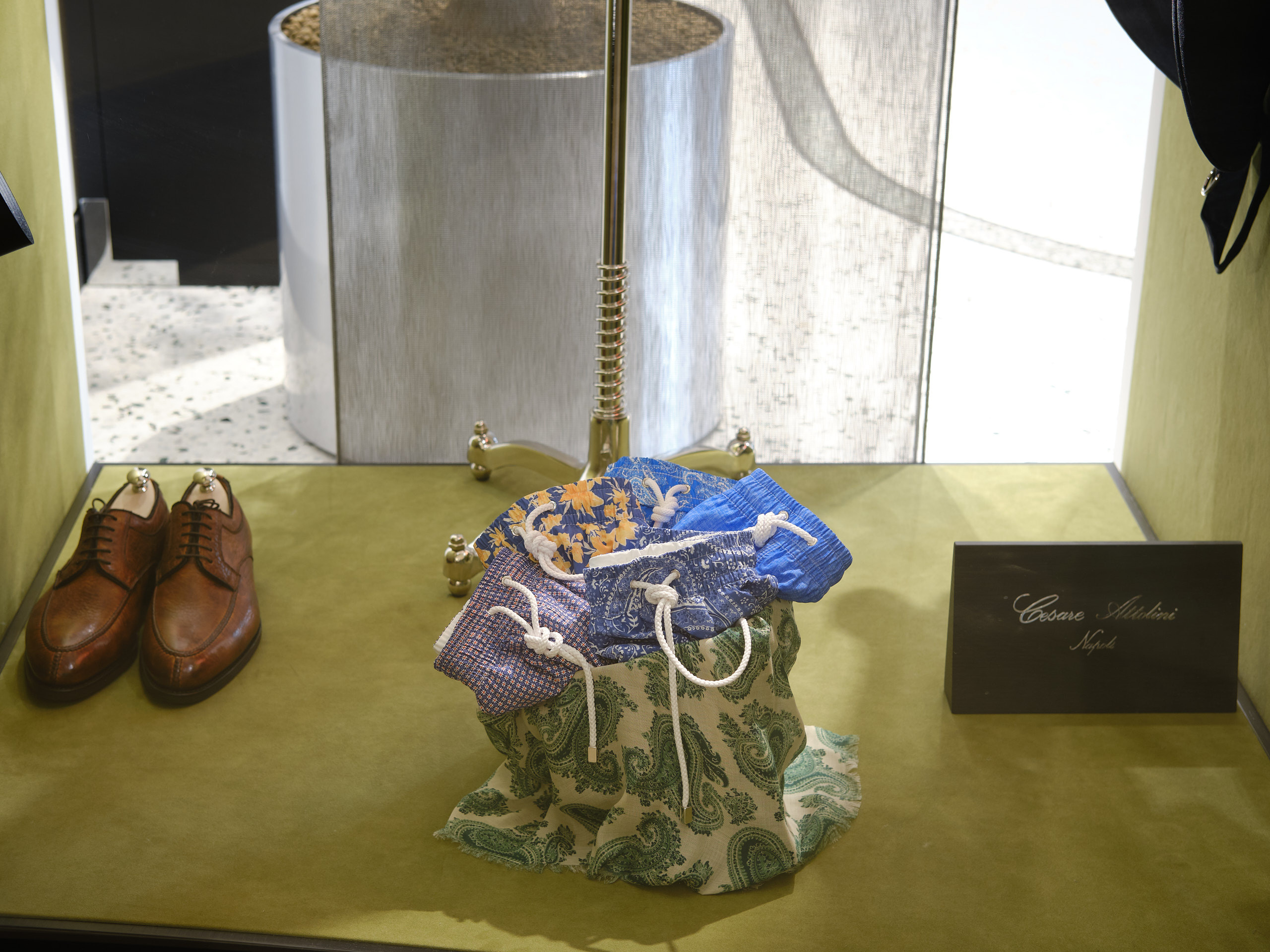 Фотографии луков и витрин Cesare Attolini Moscow весна 2019. Nikolay Samara — Portrait, Lifestyle, Event & Work and Sport Photography in Bratislava