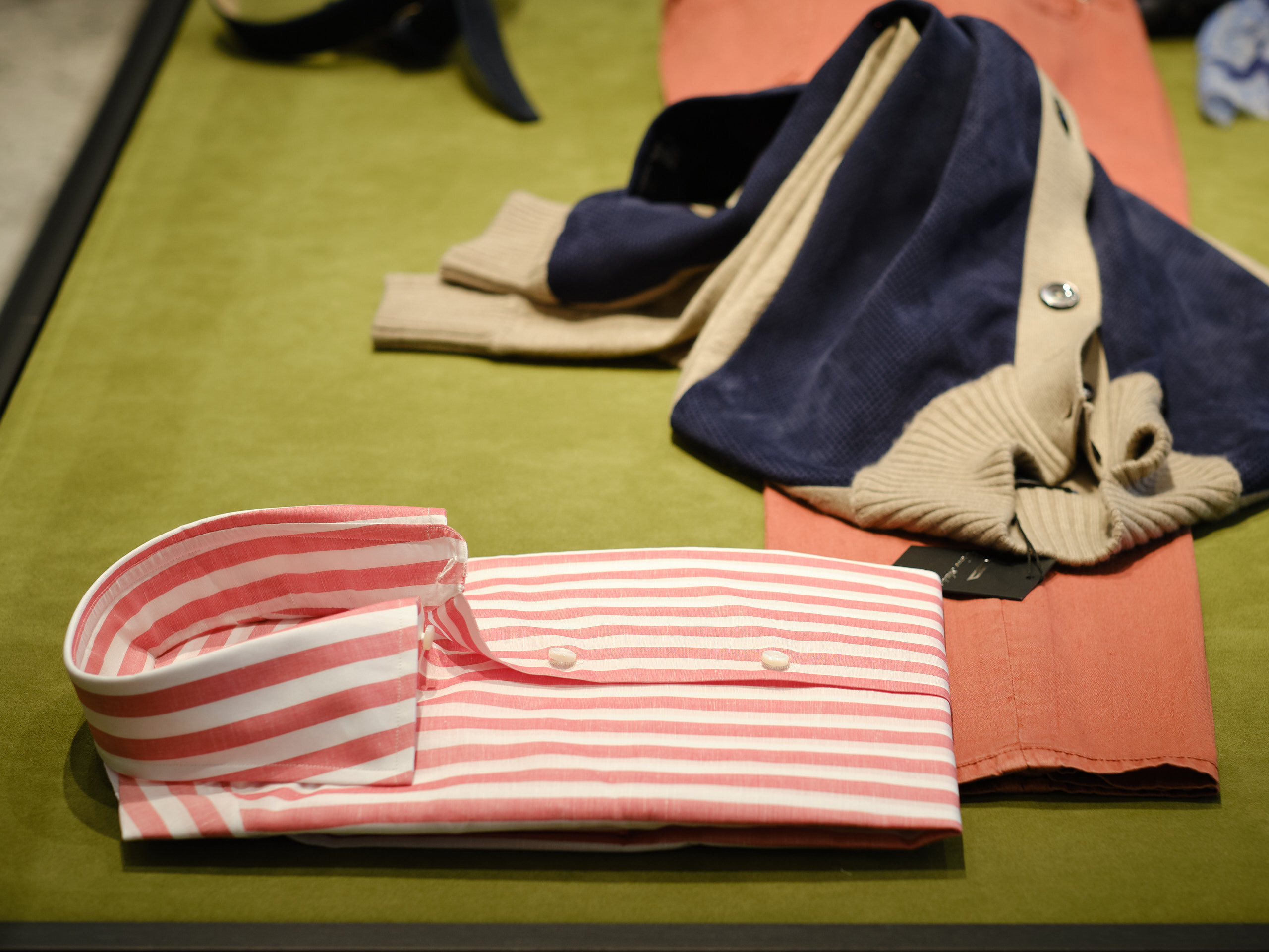 Фотографии луков и витрин Cesare Attolini Moscow весна 2019. Nikolay Samara — Portrait, Lifestyle, Event & Work and Sport Photography in Bratislava