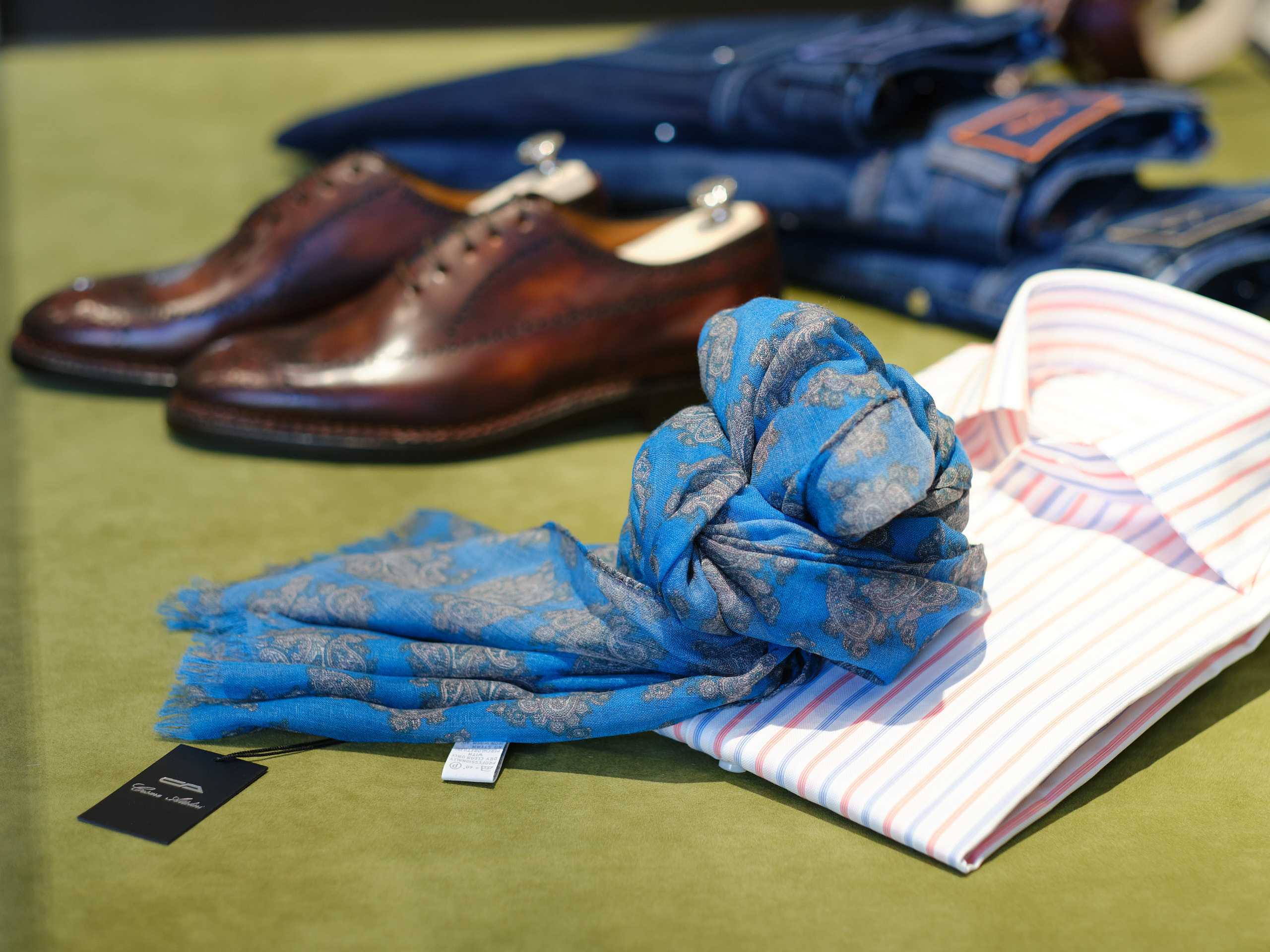 Фотографии луков и витрин Cesare Attolini Moscow весна 2019. Nikolay Samara — Portrait, Lifestyle, Event & Work and Sport Photography in Bratislava