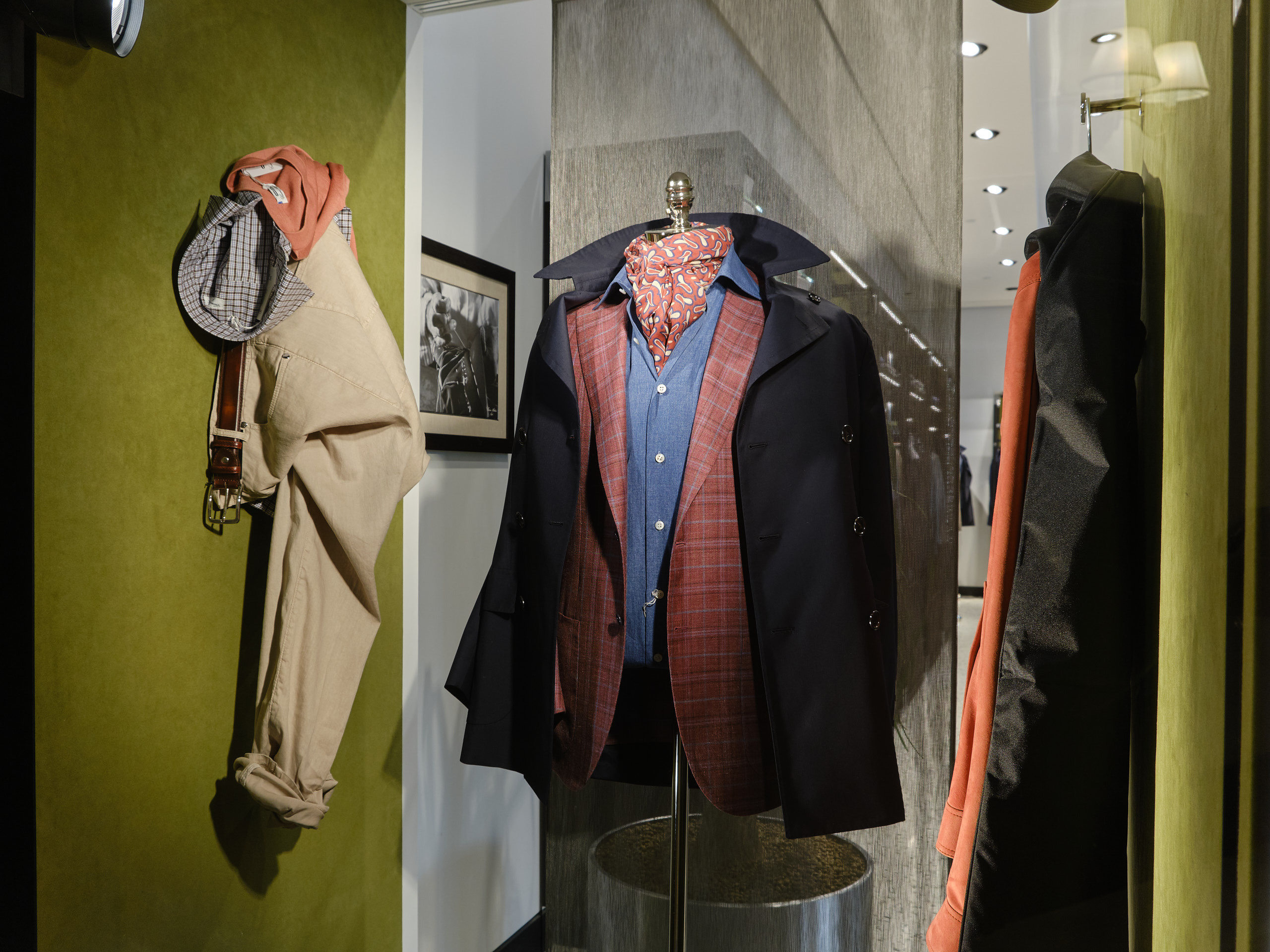 Фотографии луков и витрин Cesare Attolini Moscow весна 2019. Nikolay Samara — Portrait, Lifestyle, Event & Work and Sport Photography in Bratislava