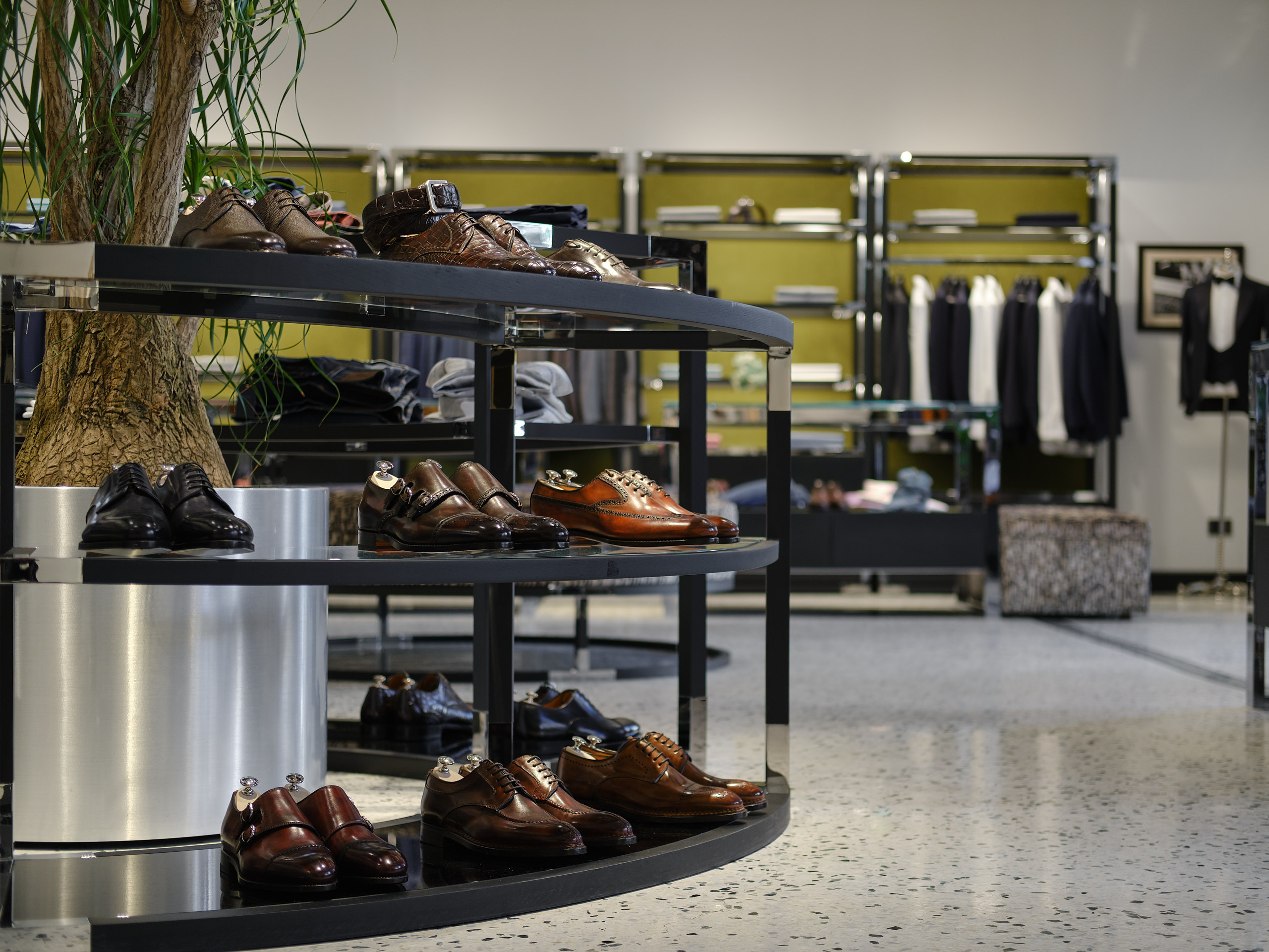 Фотографии луков и витрин Cesare Attolini Moscow весна 2019. Nikolay Samara — Portrait, Lifestyle, Event & Work and Sport Photography in Bratislava