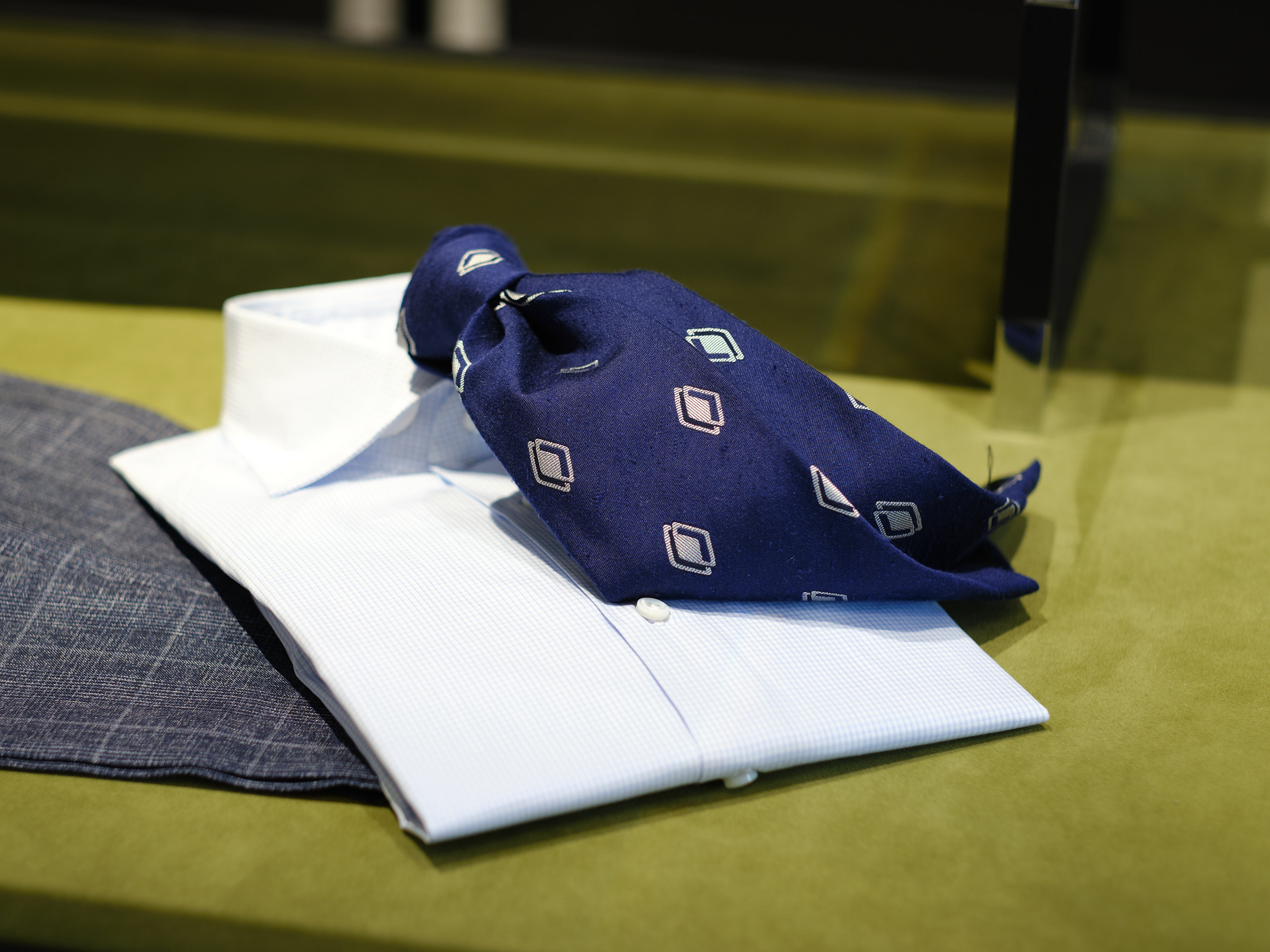 Фотографии луков и витрин Cesare Attolini Moscow весна 2019. Nikolay Samara — Portrait, Lifestyle, Event & Work and Sport Photography in Bratislava