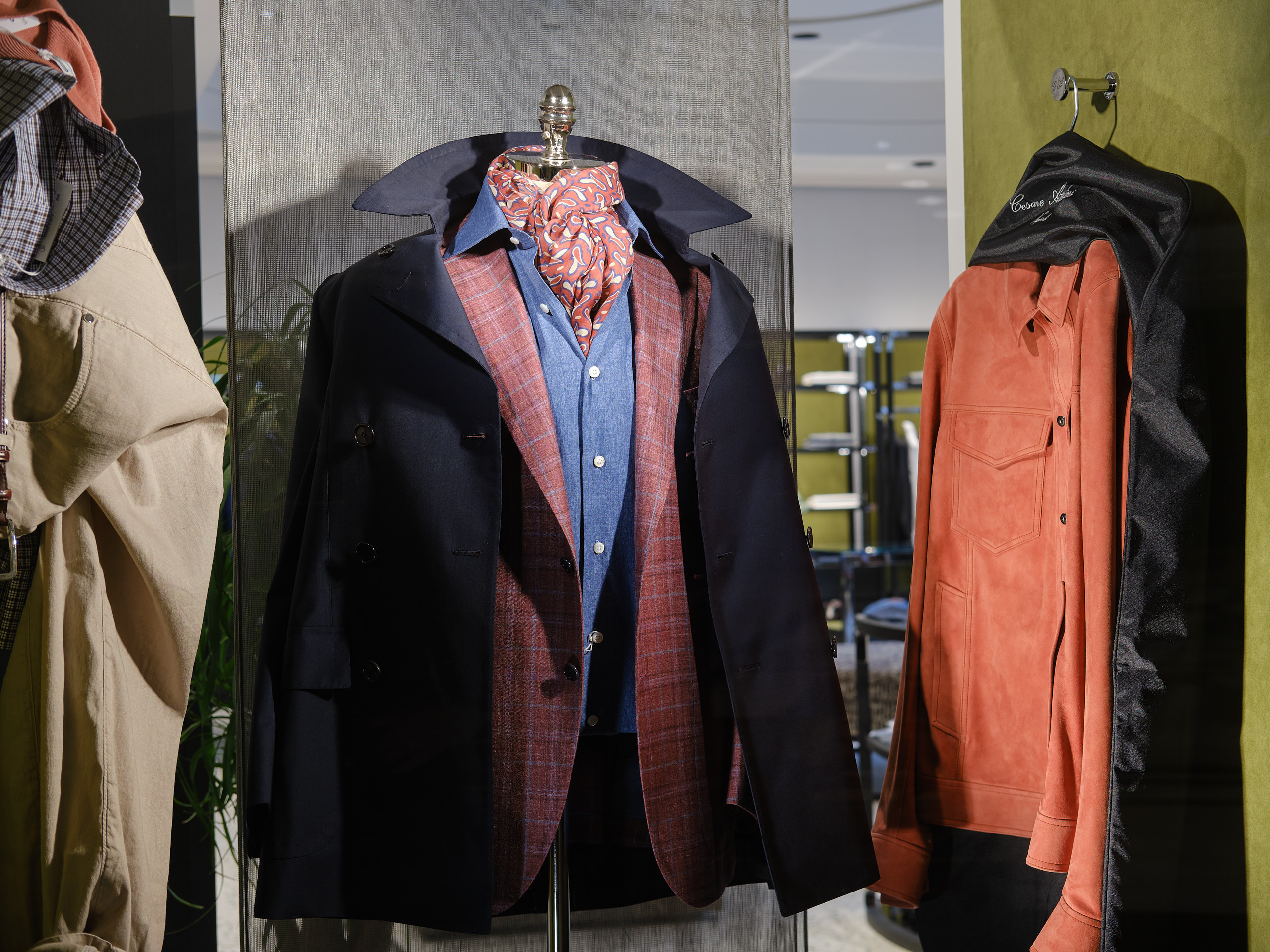 Фотографии луков и витрин Cesare Attolini Moscow весна 2019. Nikolay Samara — Portrait, Lifestyle, Event & Work and Sport Photography in Bratislava