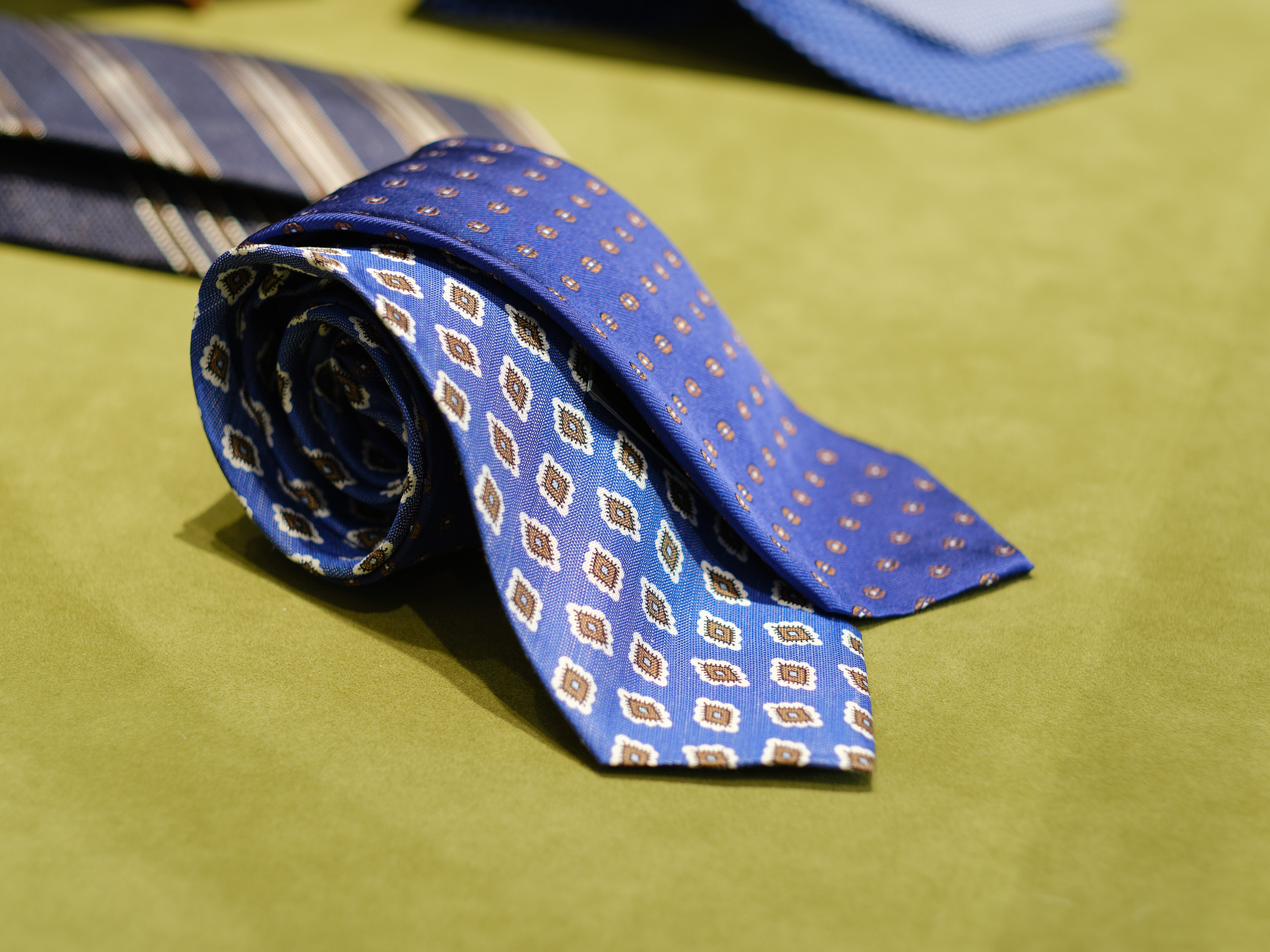 Фотографии луков и витрин Cesare Attolini Moscow весна 2019. Nikolay Samara — Portrait, Lifestyle, Event & Work and Sport Photography in Bratislava