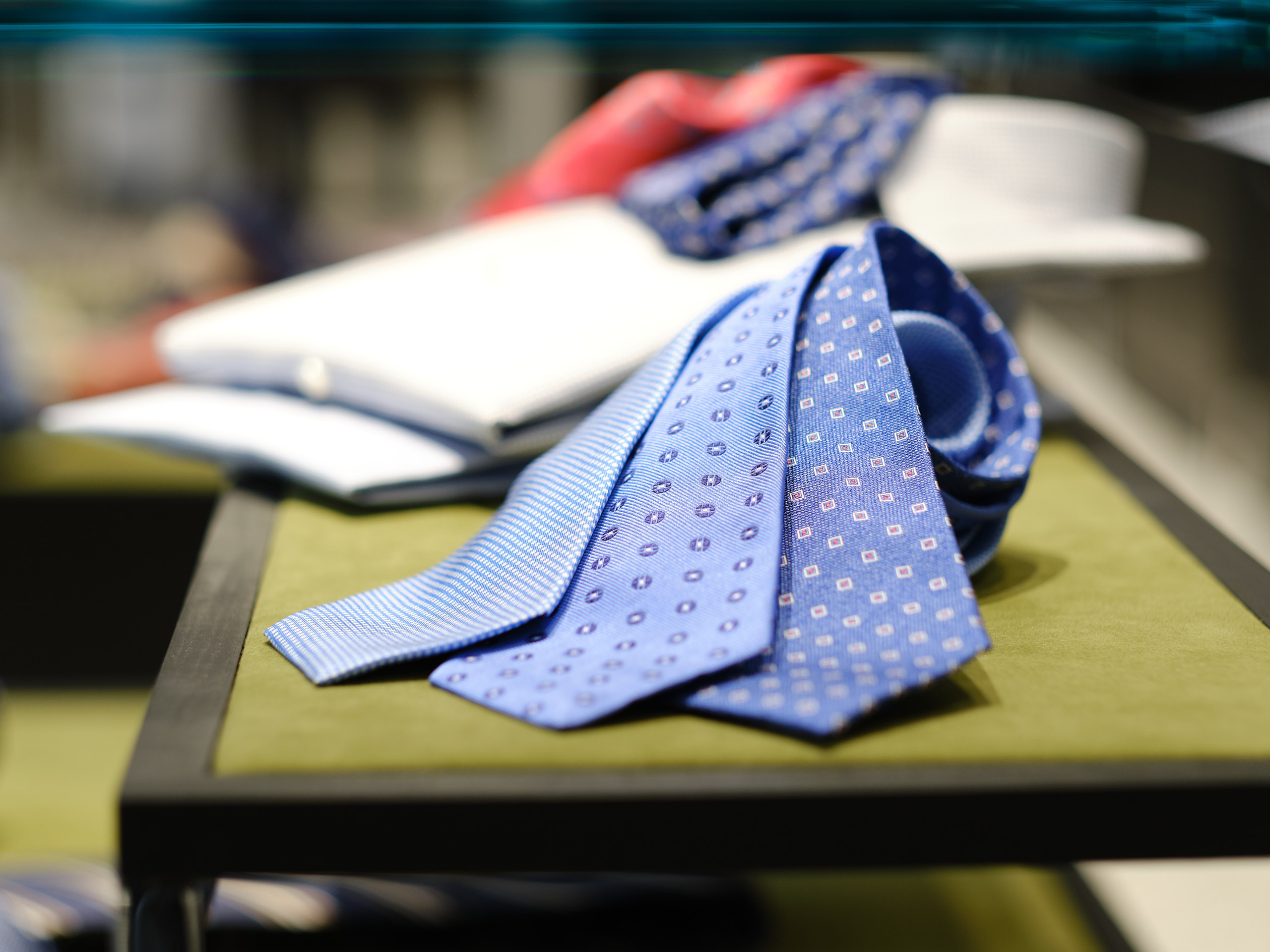 Фотографии луков и витрин Cesare Attolini Moscow весна 2019. Nikolay Samara — Portrait, Lifestyle, Event & Work and Sport Photography in Bratislava