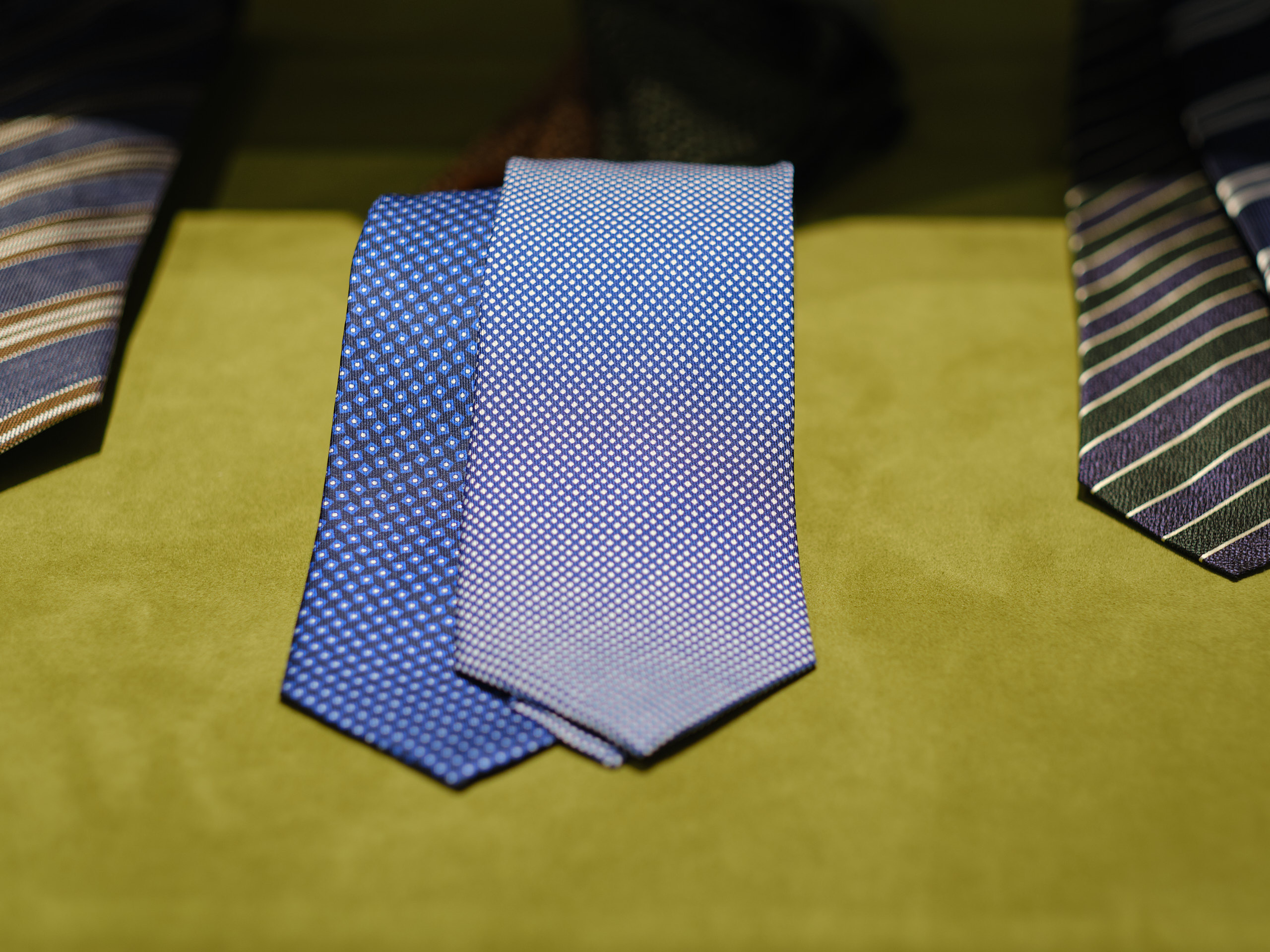 Фотографии луков и витрин Cesare Attolini Moscow весна 2019. Nikolay Samara — Portrait, Lifestyle, Event & Work and Sport Photography in Bratislava