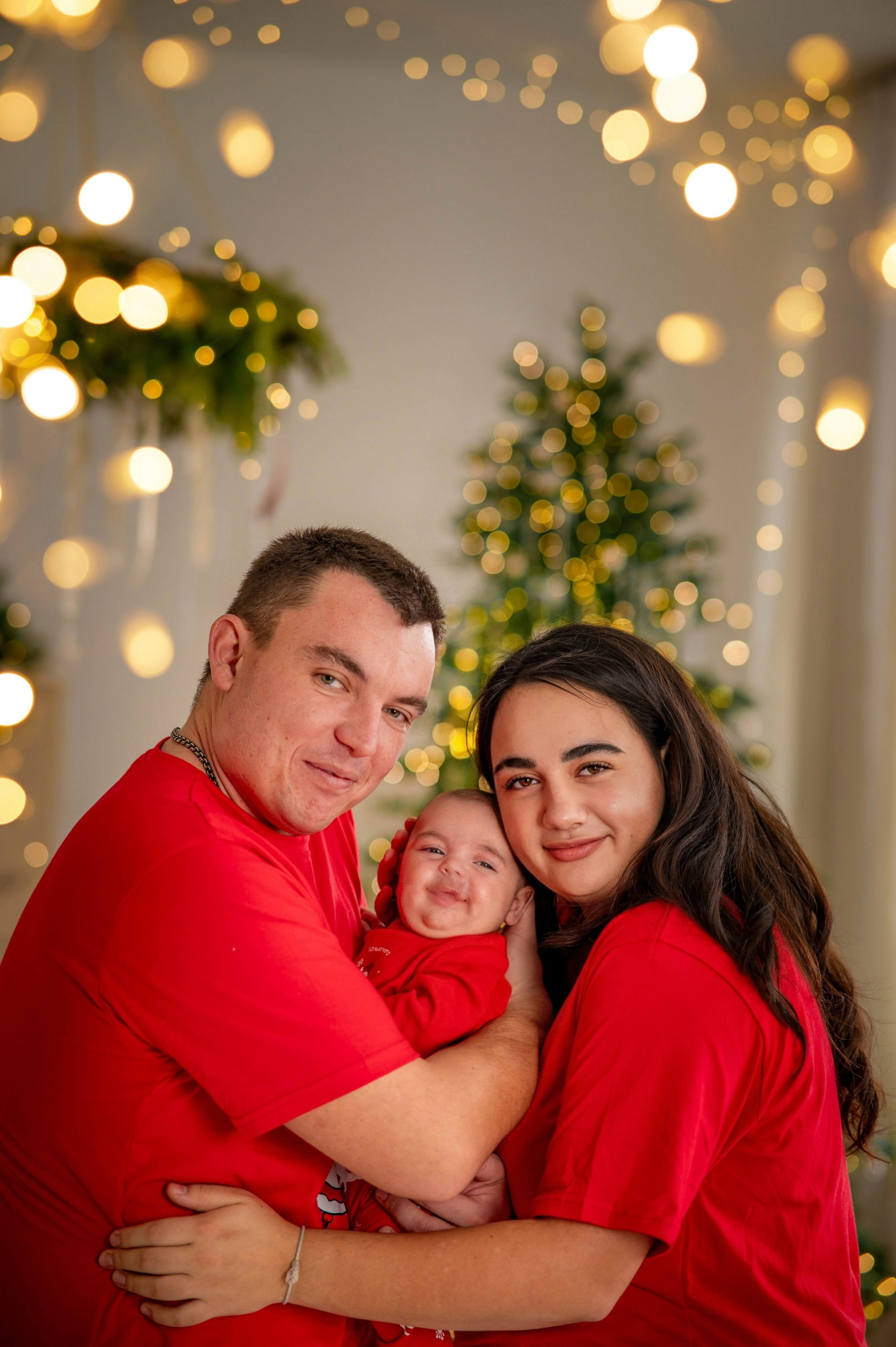 Марина и Дмитрий со своей малышкой. Семейный и свадебный фотограф в Абакане Юлия Су