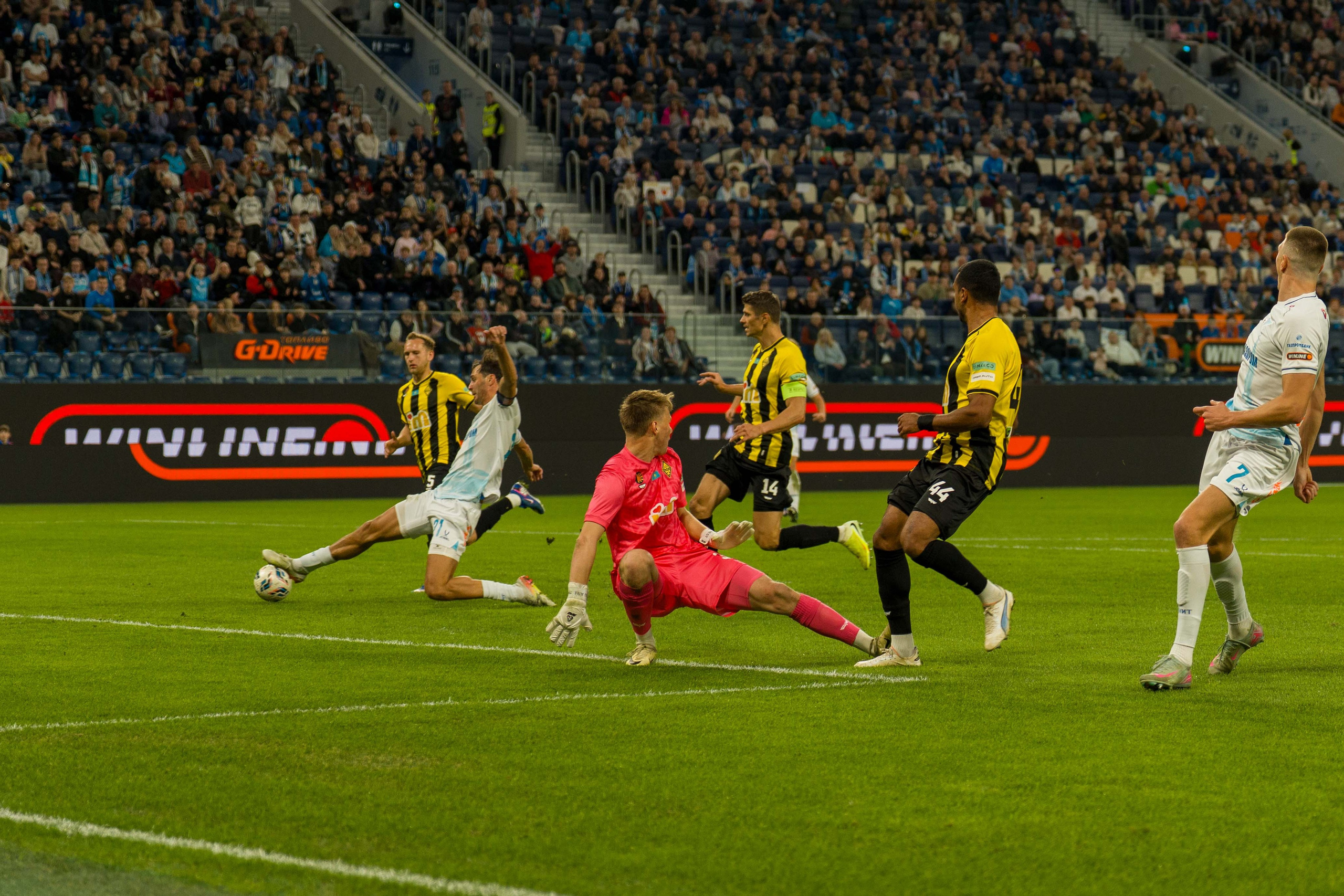 Зенит — Кайрат | Репортажная съёмка товарищеского матча — Антон Гауф, спортивный фотограф Санкт-Петербург. Спортивный фотограф в Санкт-Петербурге | Антон Гауф