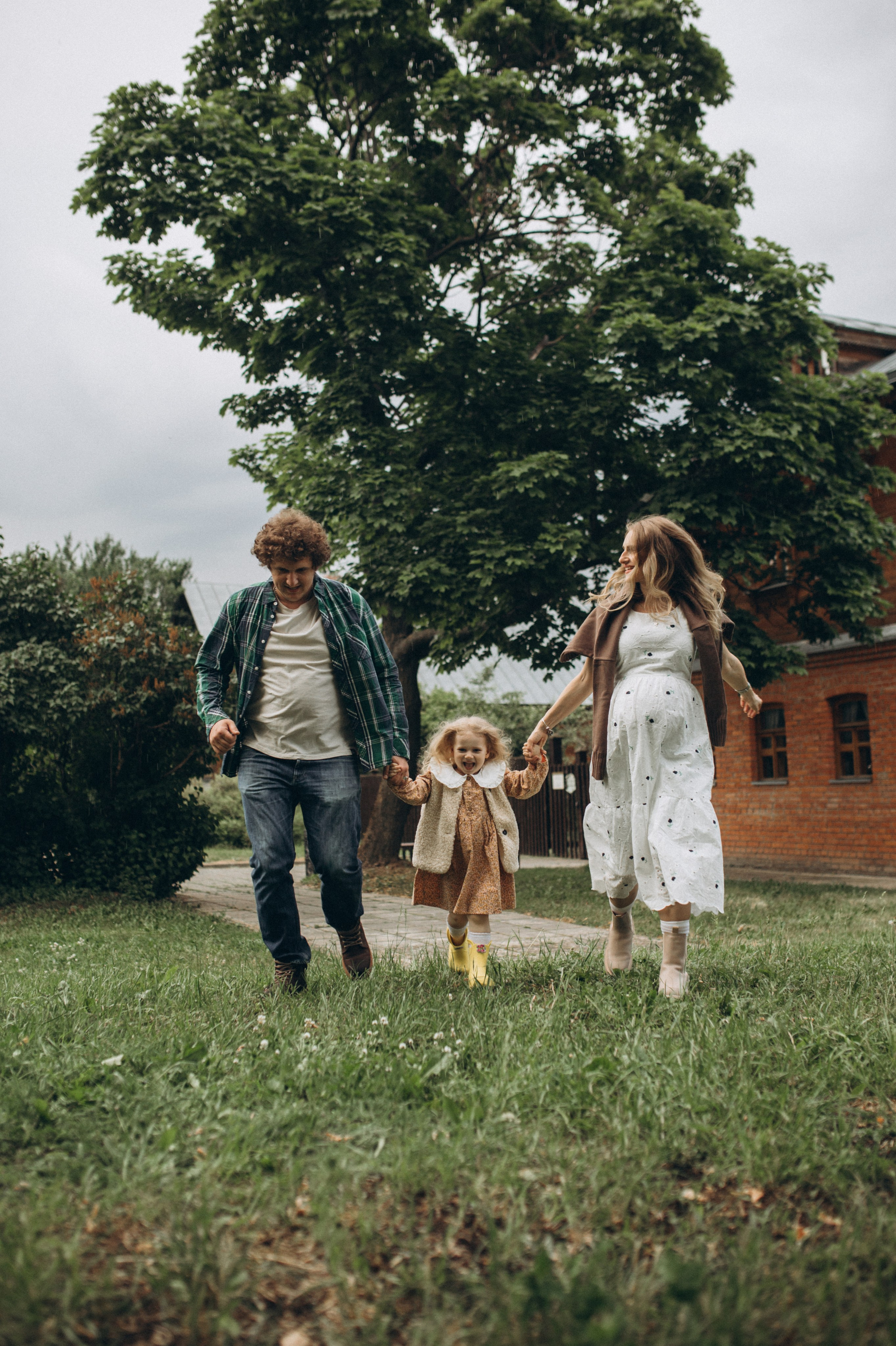 Семейная съемка на улице. Семейный и детский фотограф в Москве Антонина Смирнова