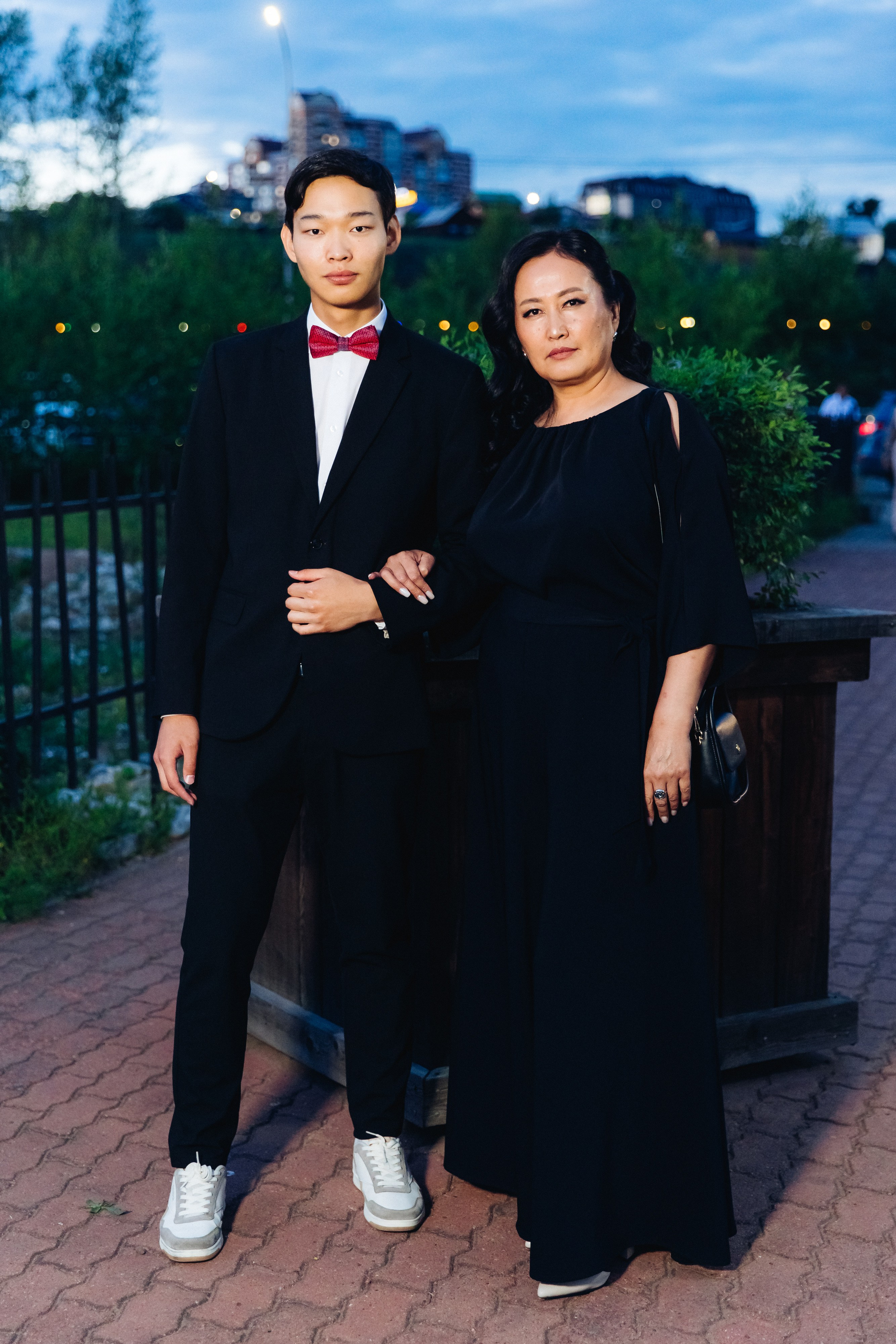 Выпускной вечер. 49 школа. Баран на корове. Свадебный и семейный фотограф в Улан-Удэ