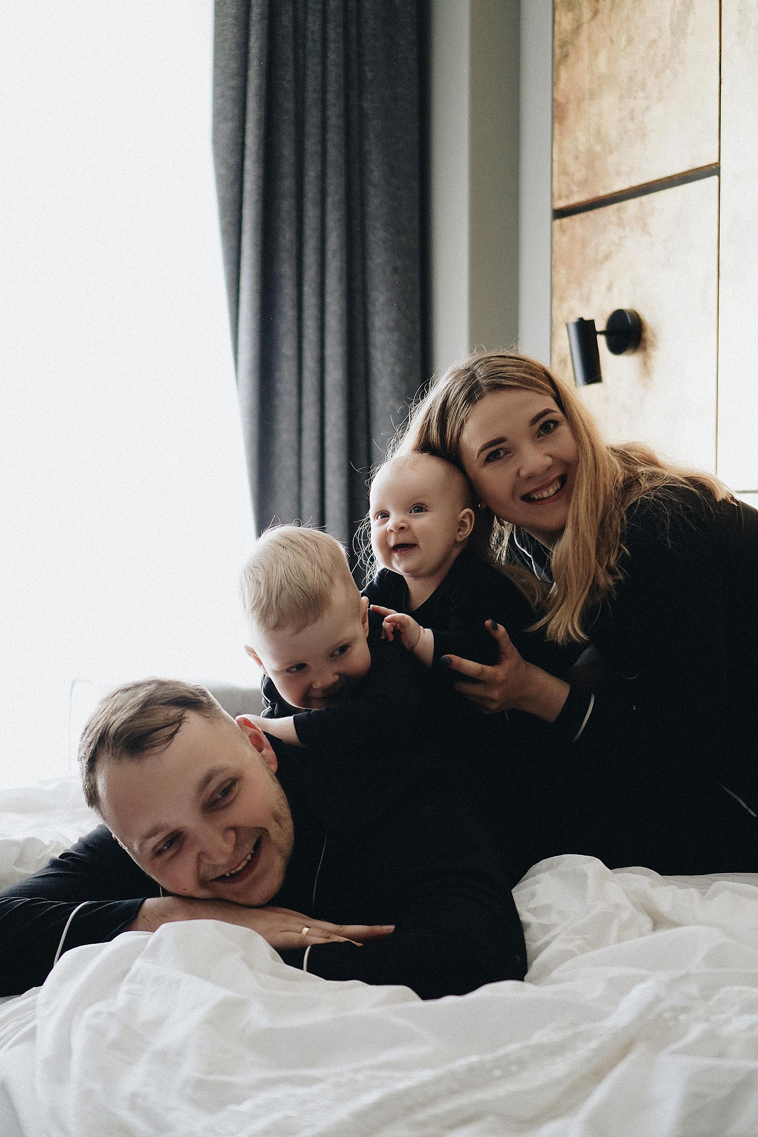 Семейная фотоссесия родители и их малыши   в Чебоксарах. Индивидуальная и семейная фотосессия в Чебоксарах Оксана Русакова