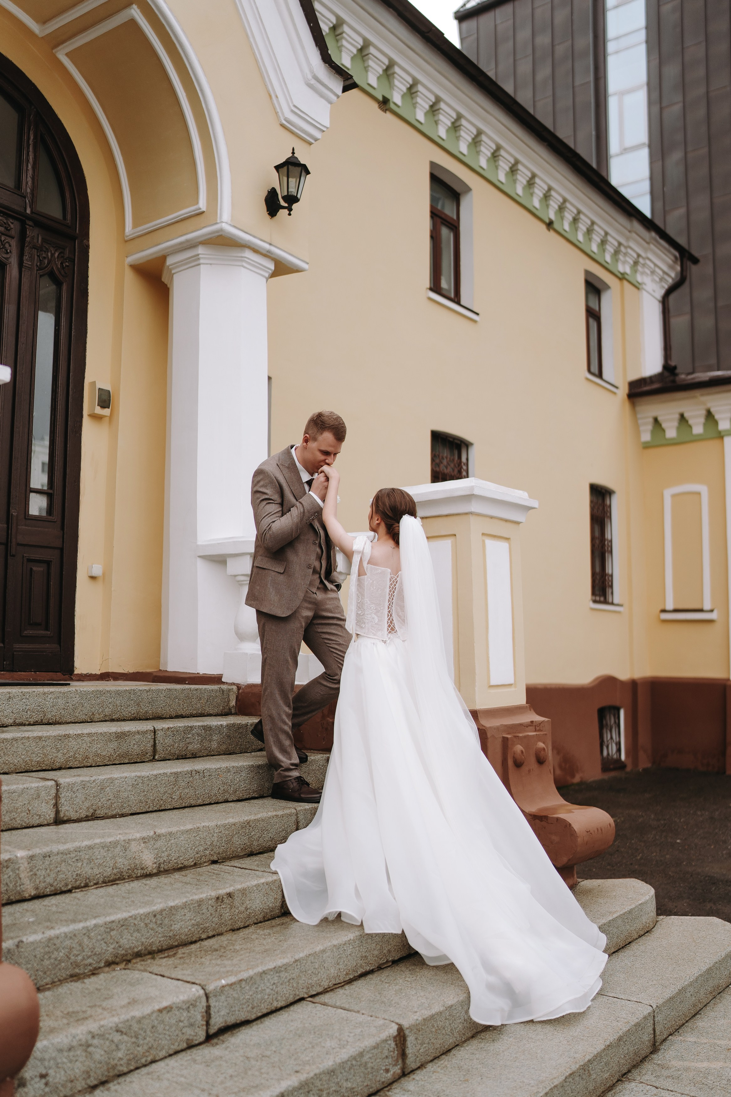 БАНКЕТНЫЙ ЗАЛ ТОРТУГА, ВЕДУЩИЙ АНДРЕЙ ОГНЕВ