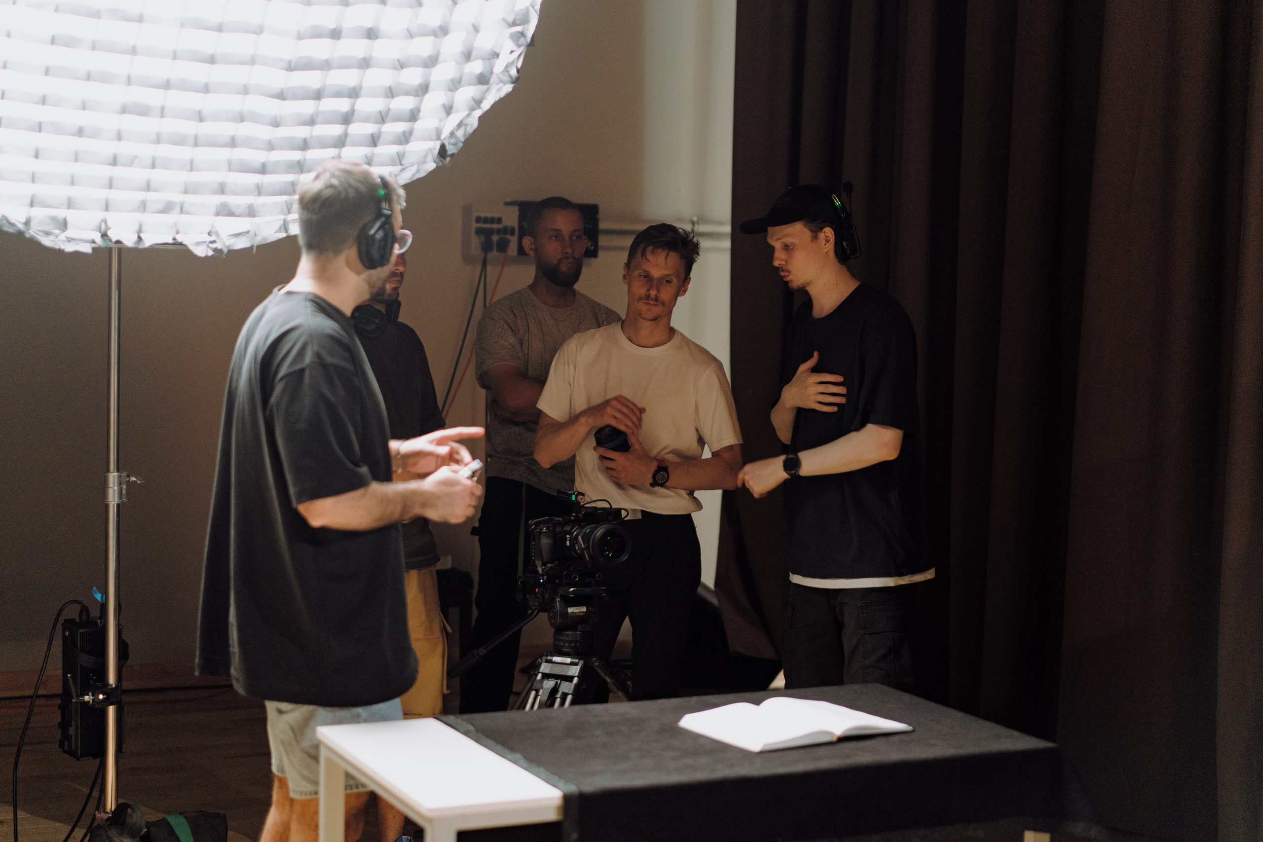 Женя Медведева / Уроки истории. Творческий и репортажный фотограф в Москве Клим Долгов