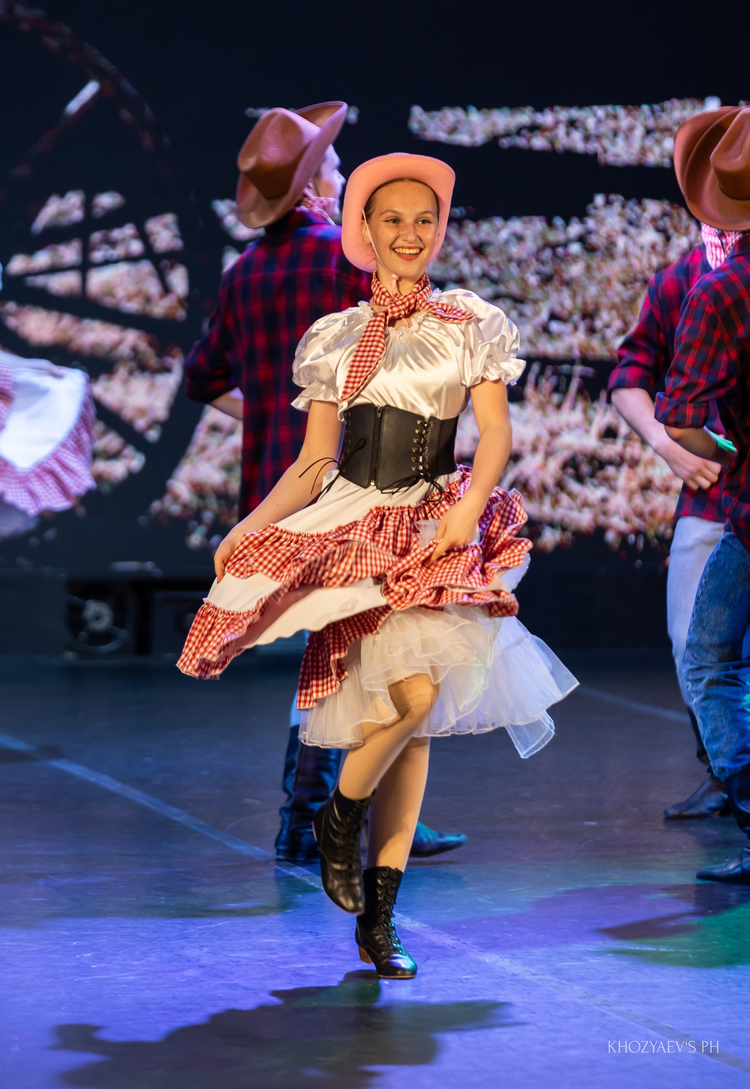 Отчетный концерт Образцового коллектива Ансамбля танца «Карамельки». Фотограф в Нижнем Новгороде, Дзержинске Олеся Хозяева