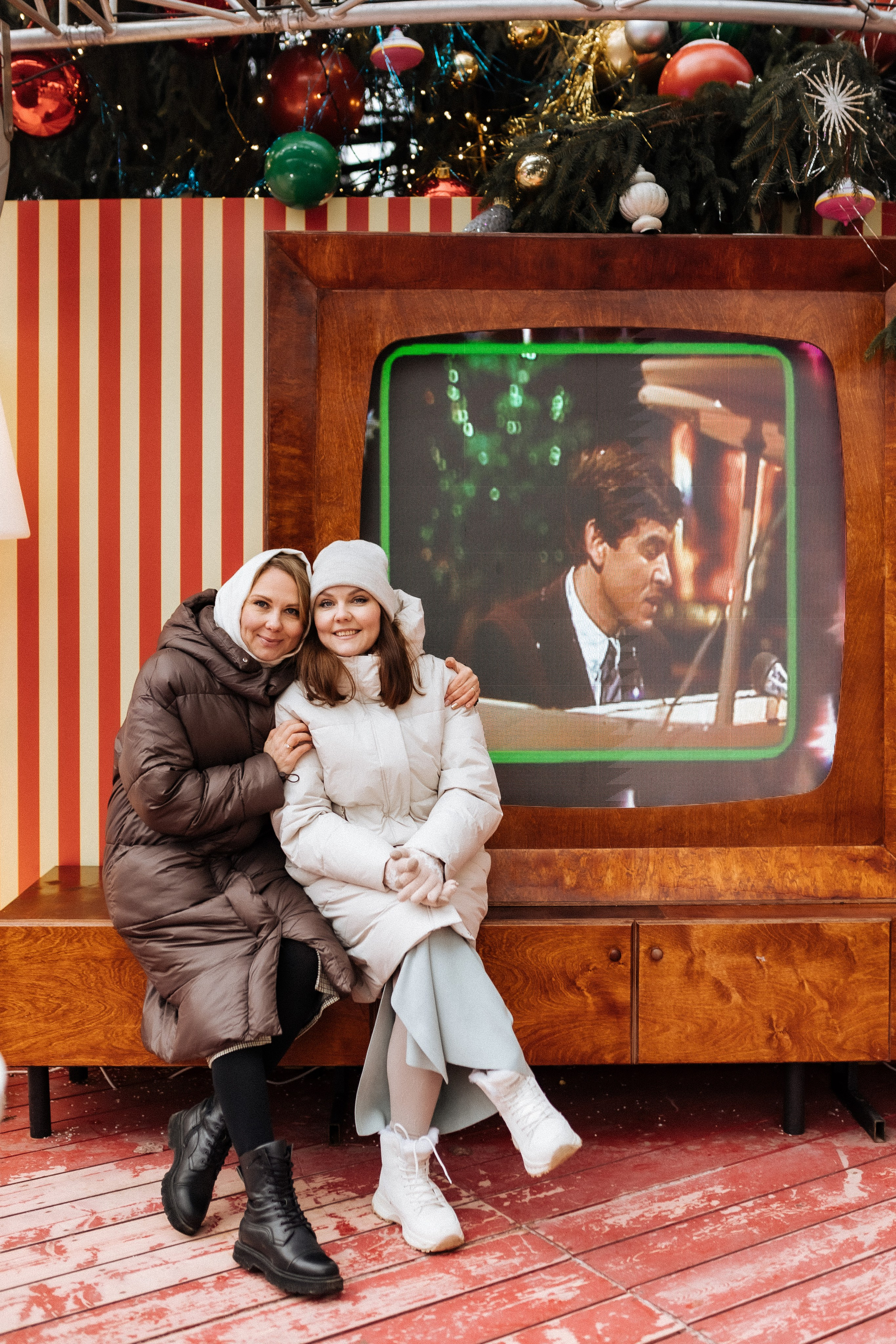 Новогодняя прогулка, ГУМ-ярмарка. Ира и Маша!. Профессиональный фотограф, Москва |Видное Елена Елизарова