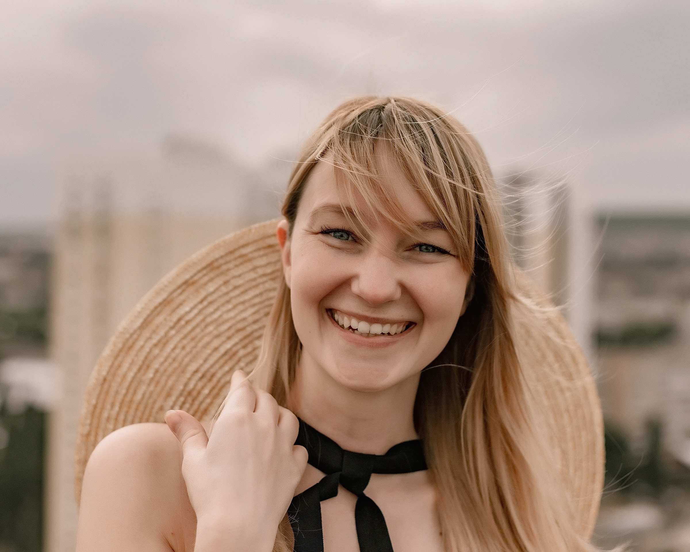 Над городом. Фото прогулка. Лето. Женский портрет. Фотограф Софья Васильковская