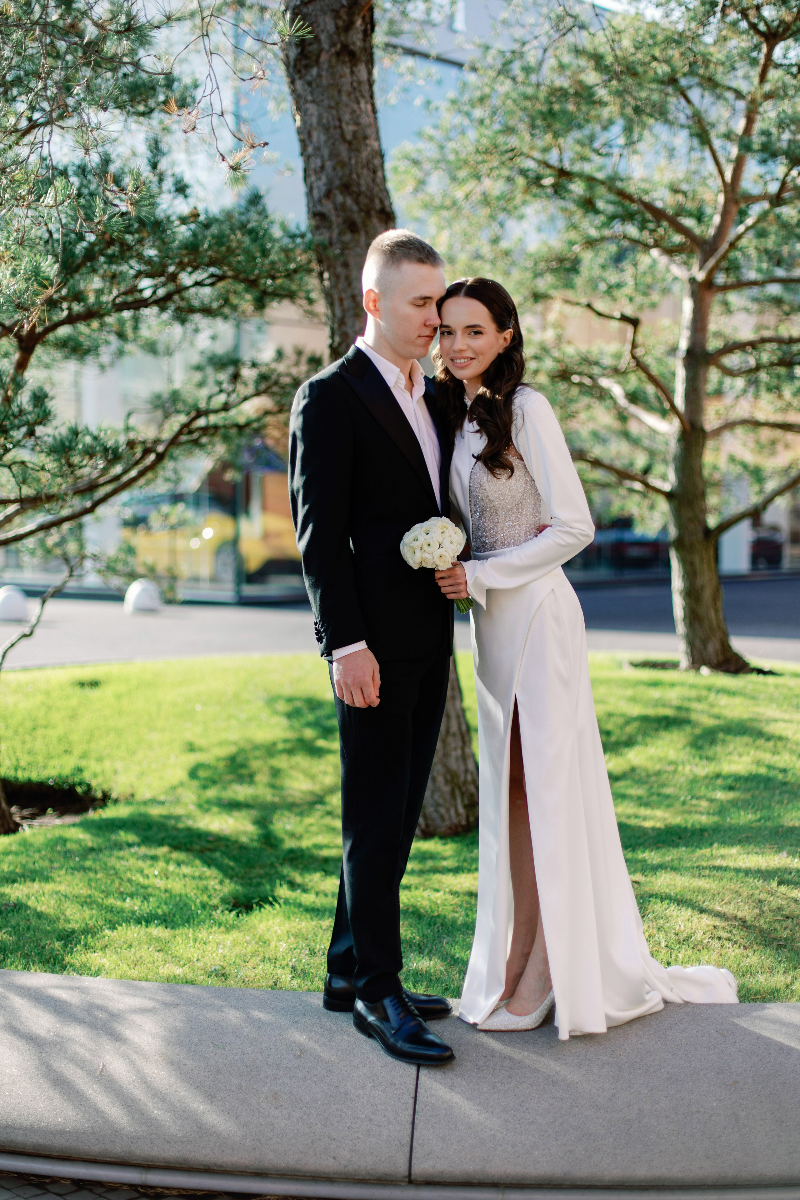 Свадьба для двоих в Москве, фотосессия на крыше, сборы, прогулка в Barvikha Luxury Village