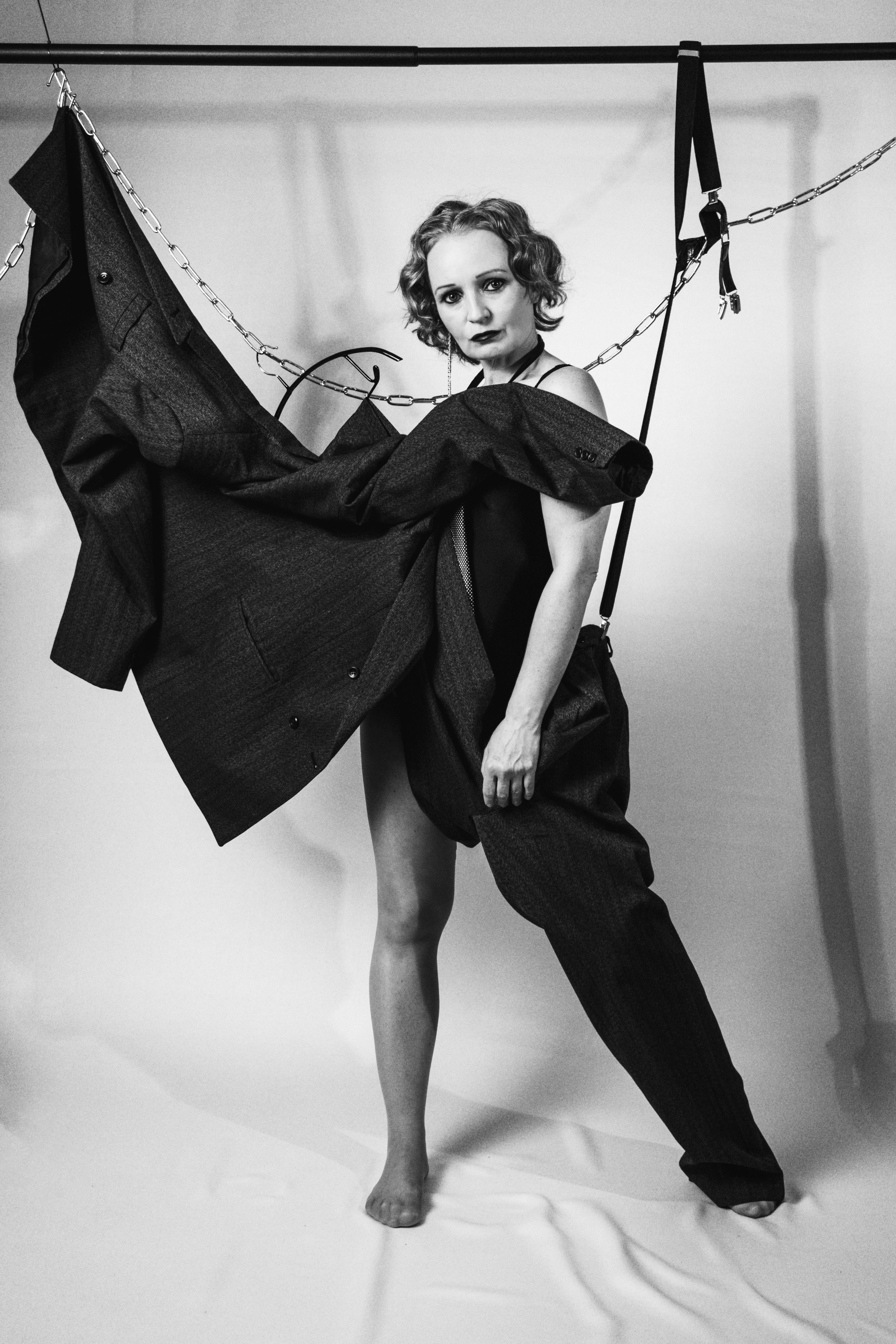 2025-07-13. Анжела и пиджак