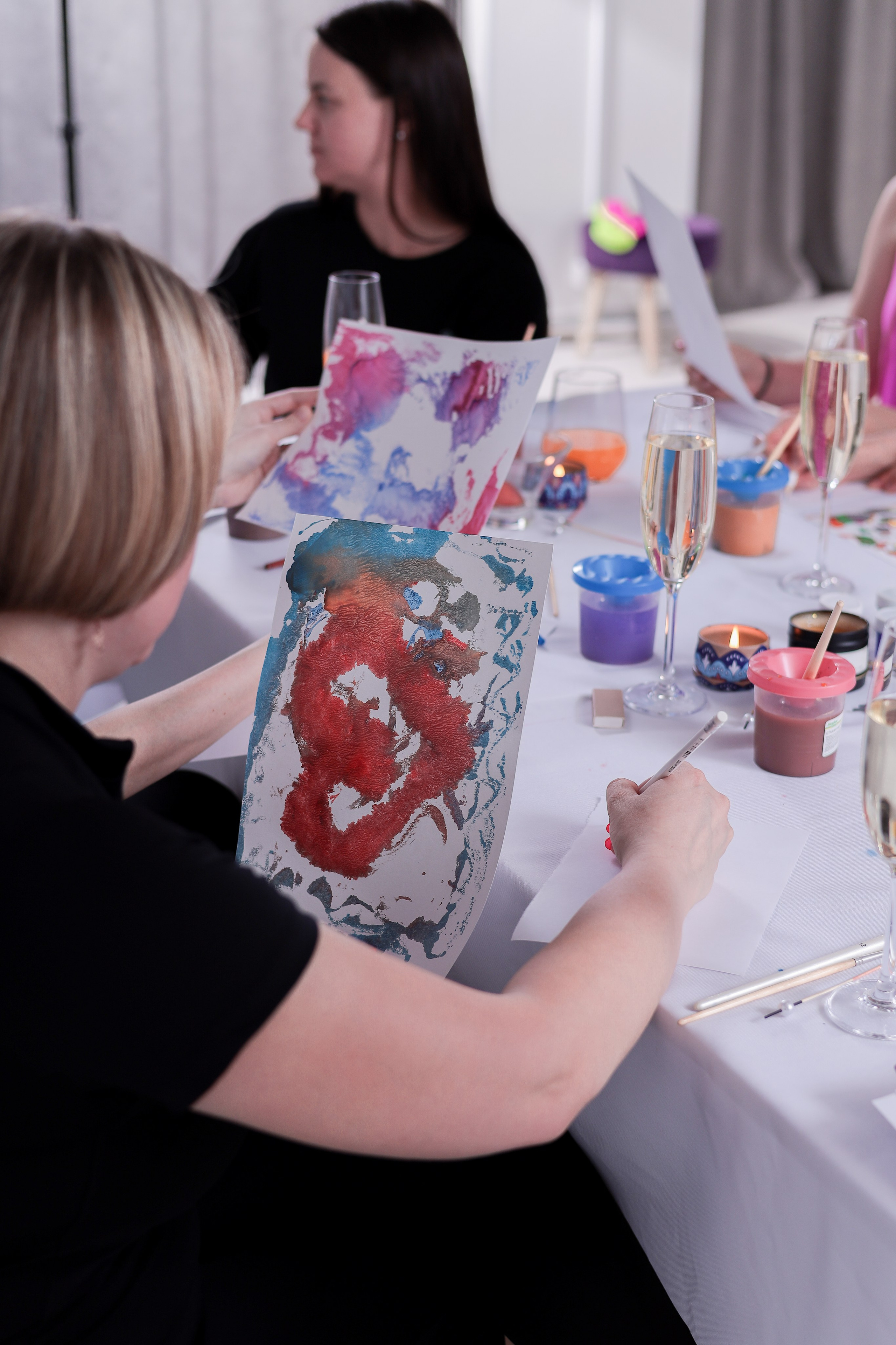 Арт-терапия + аэройога. Фотограф Надршина Лилия