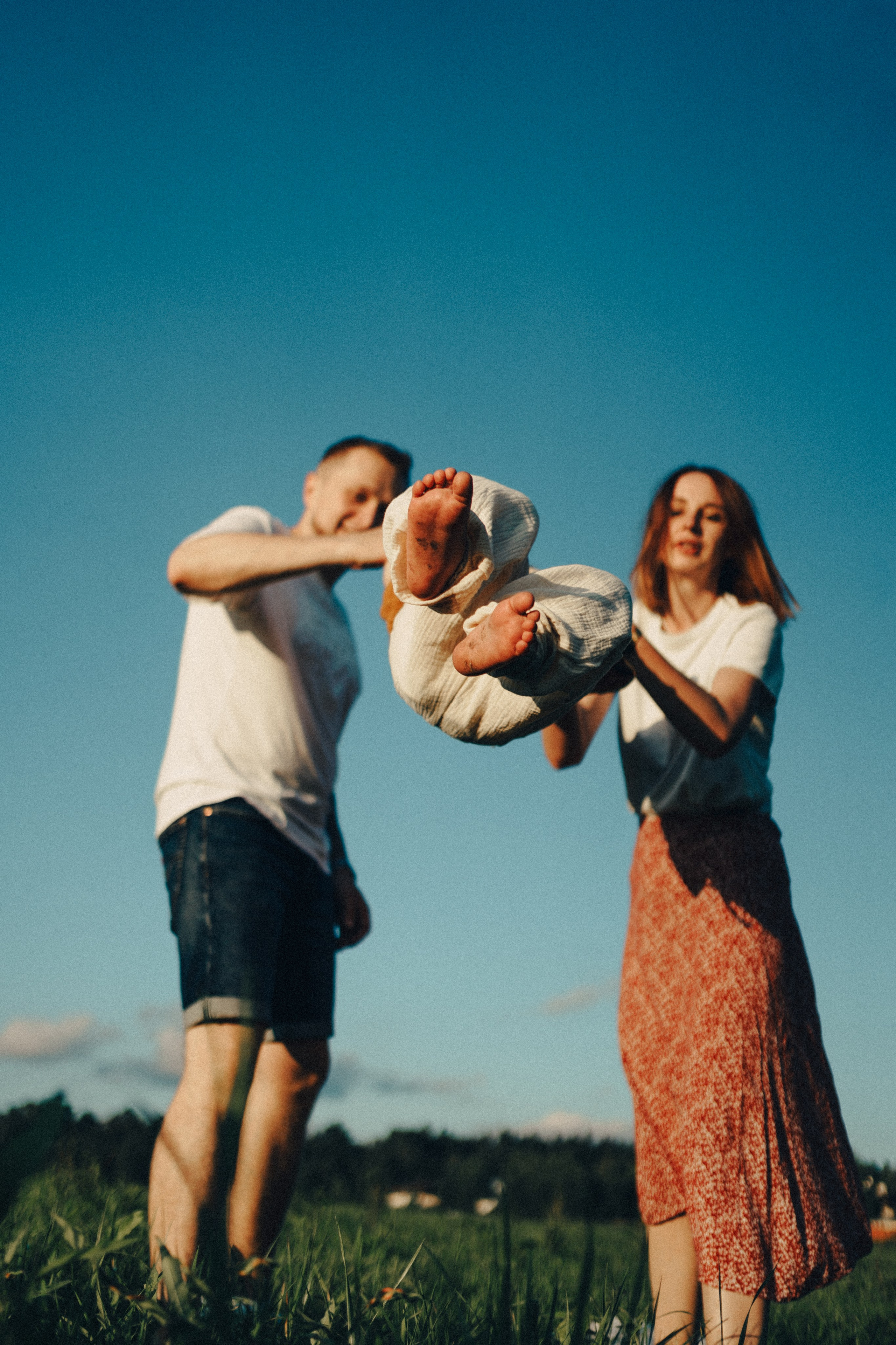 Малышка Арина в полях. Семейный и детский фотограф и видеограф в Москве, Серпухове и Тарусе Валерия Сорокина