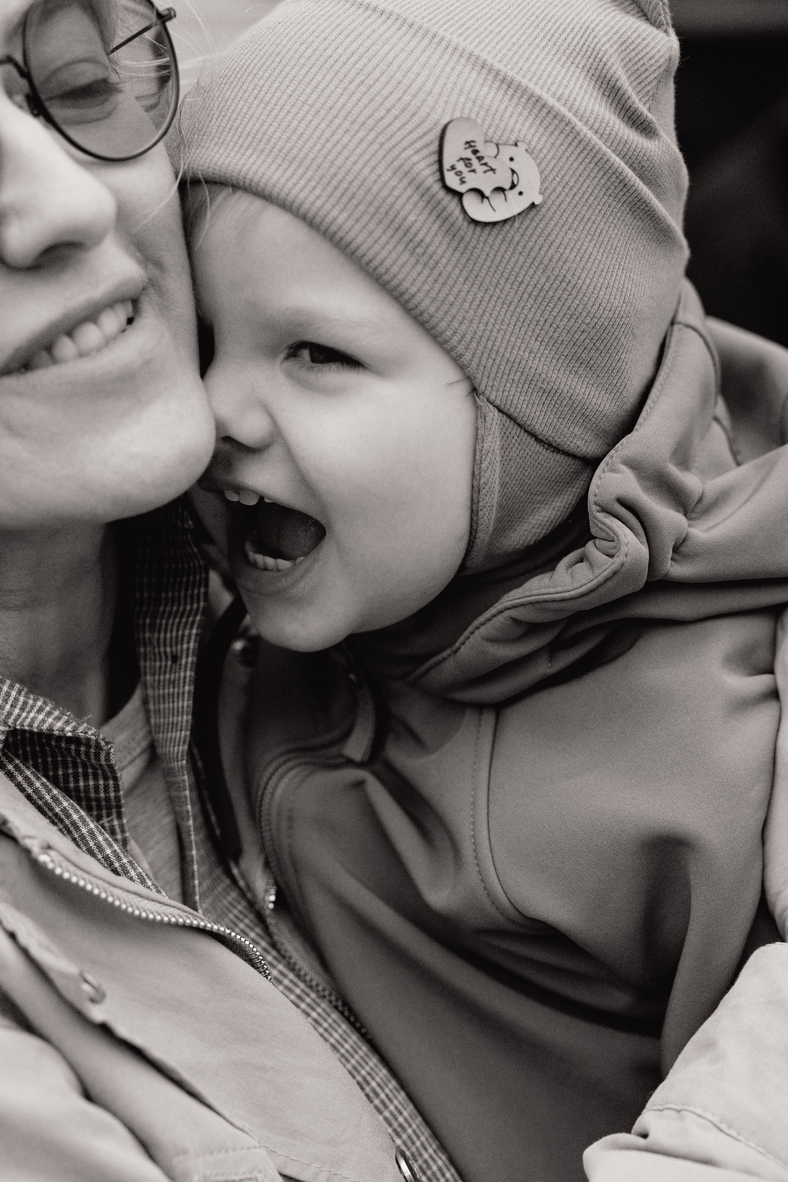 Таня и её семья 🤍 Она улыбнулась, и мне показалось, что весь мир стал светлее. — Эрих Мария Ремарк. Лайфстайл фотограф в Санкт-Петербурге — Наташа Шмидт