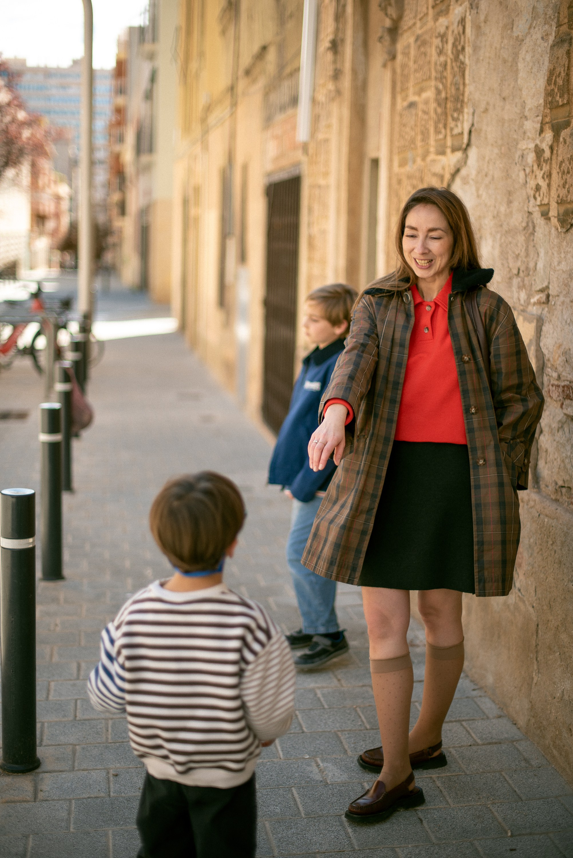 Солнечный день в Лес Кортс. Документальная семейная фотография в Барселоне и за её пределами