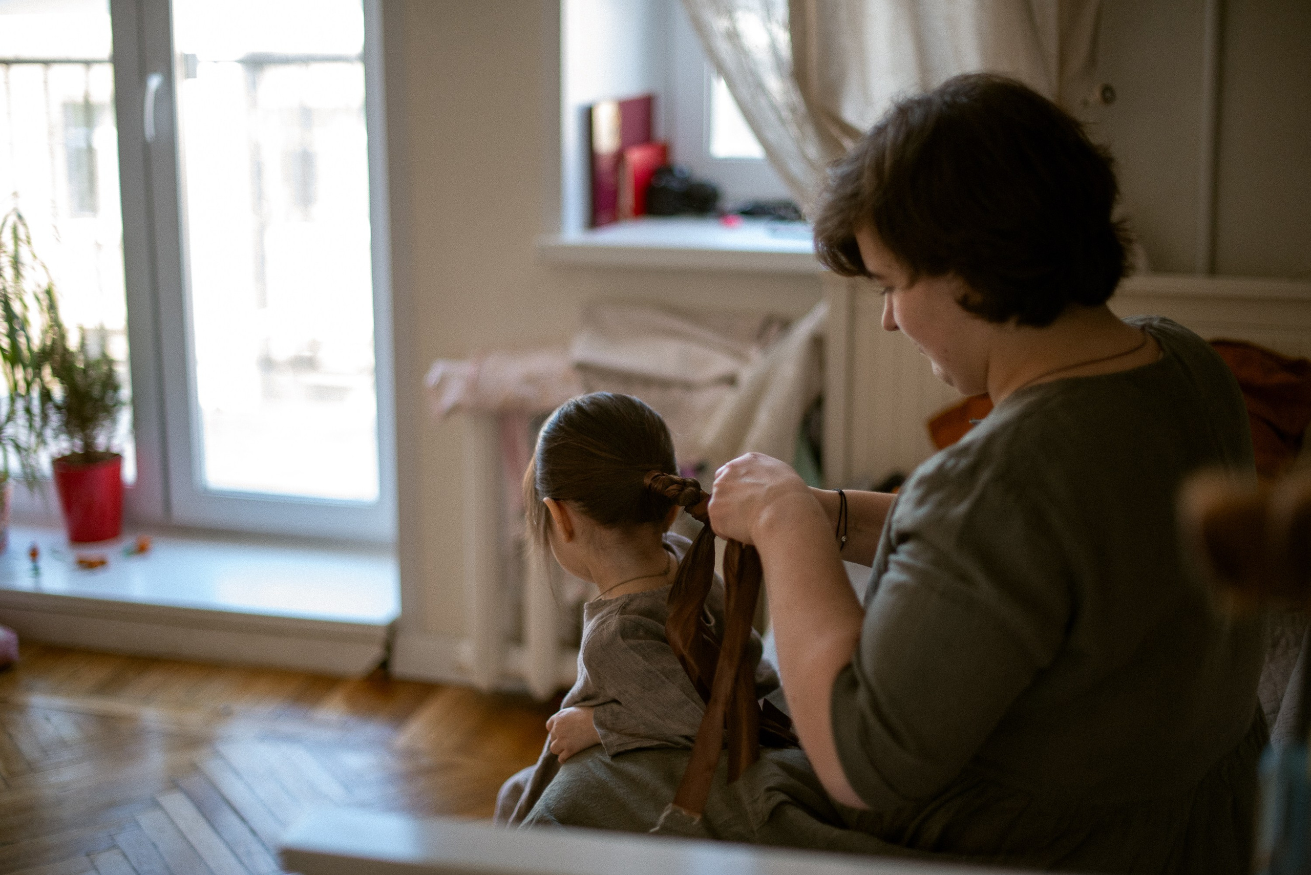 A Mom’s Day: The Everyday Hustle. Documentary family photography in Barcelona and beyond