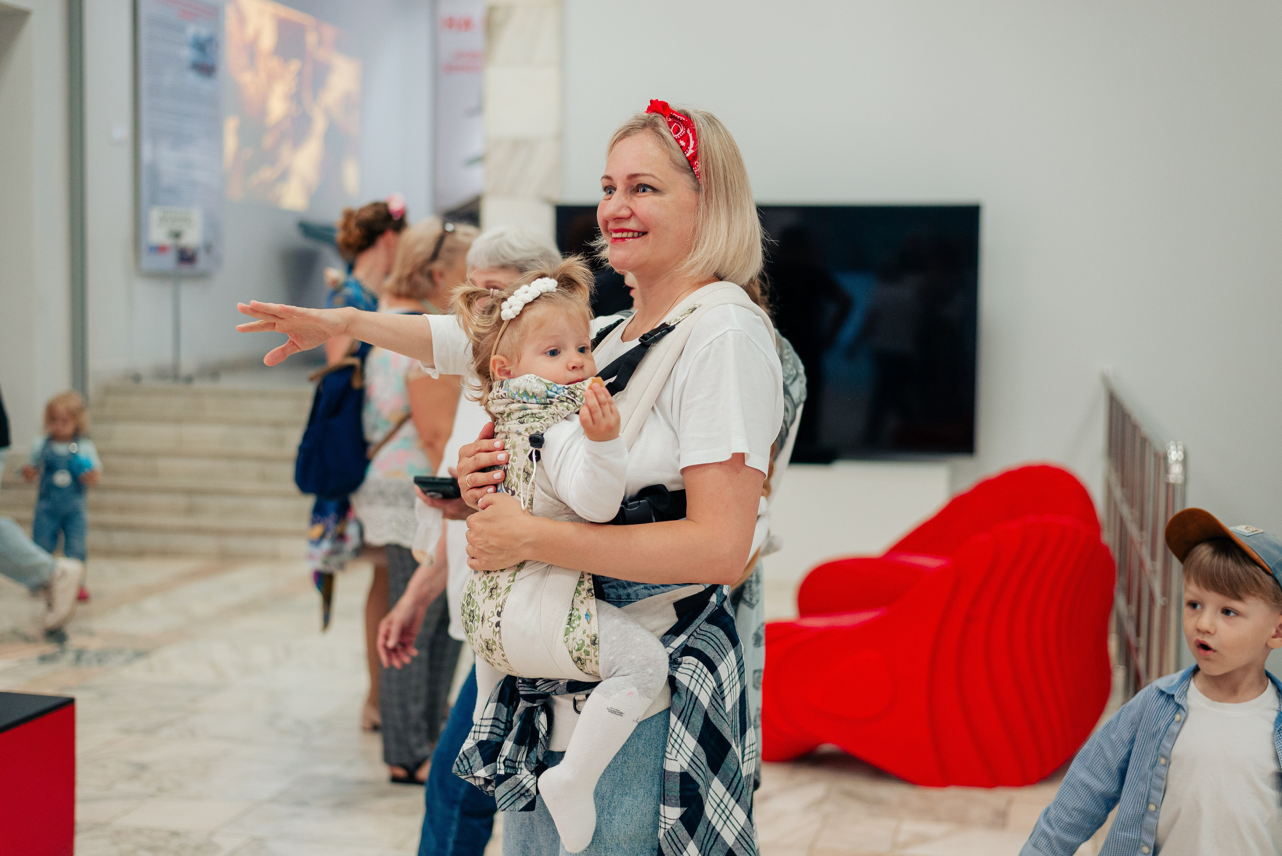 Слингомама Иваново 2025. Семейный и детский фотограф Иваново Ксения Азаренкова