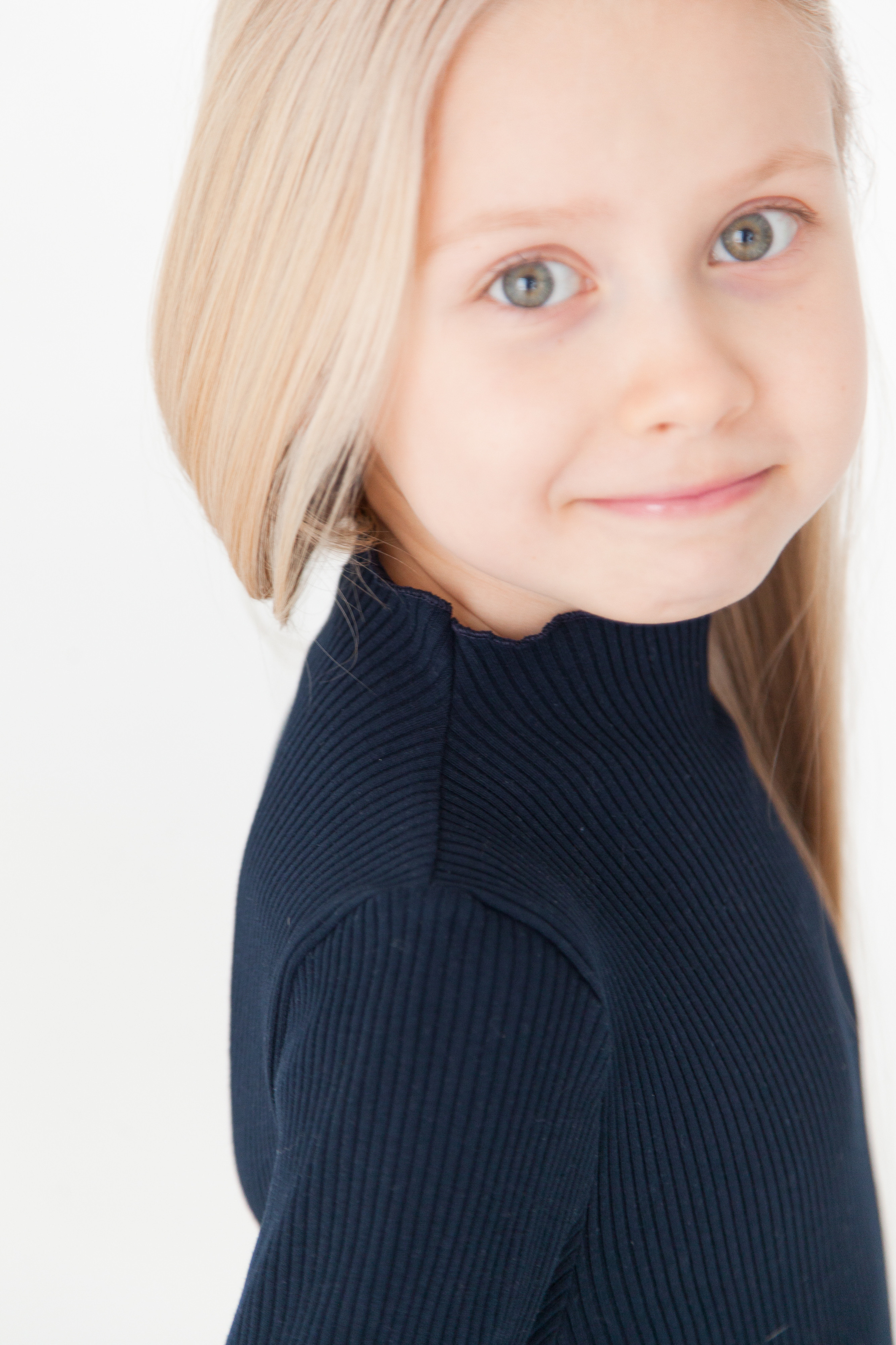 Контент съемка детская одежа Томский бренд MyAnya. Фотограф в Томске Юлия Постнова