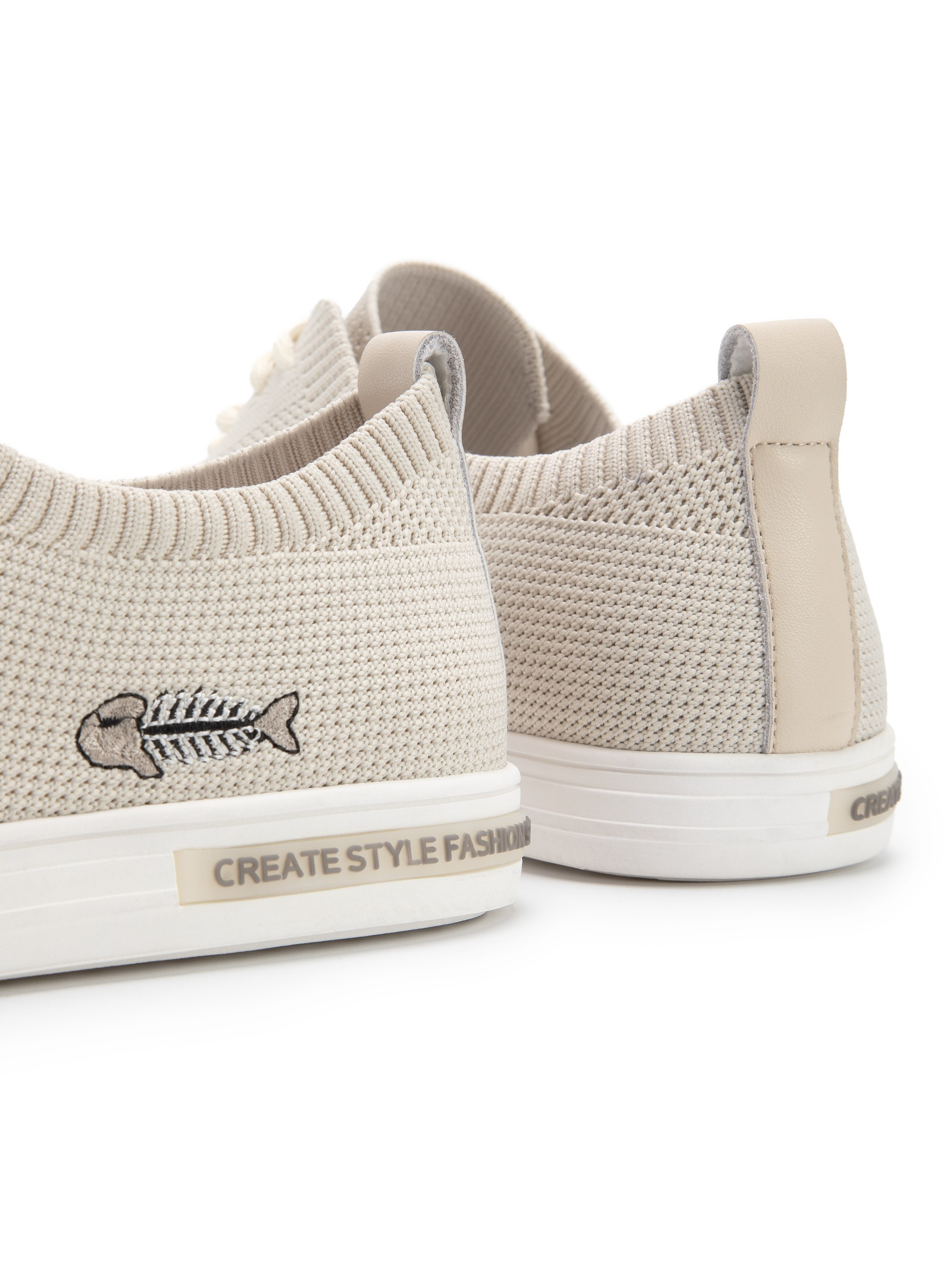 Каталожная фотография обуви. Фотограф в Москве Егор Гончаров