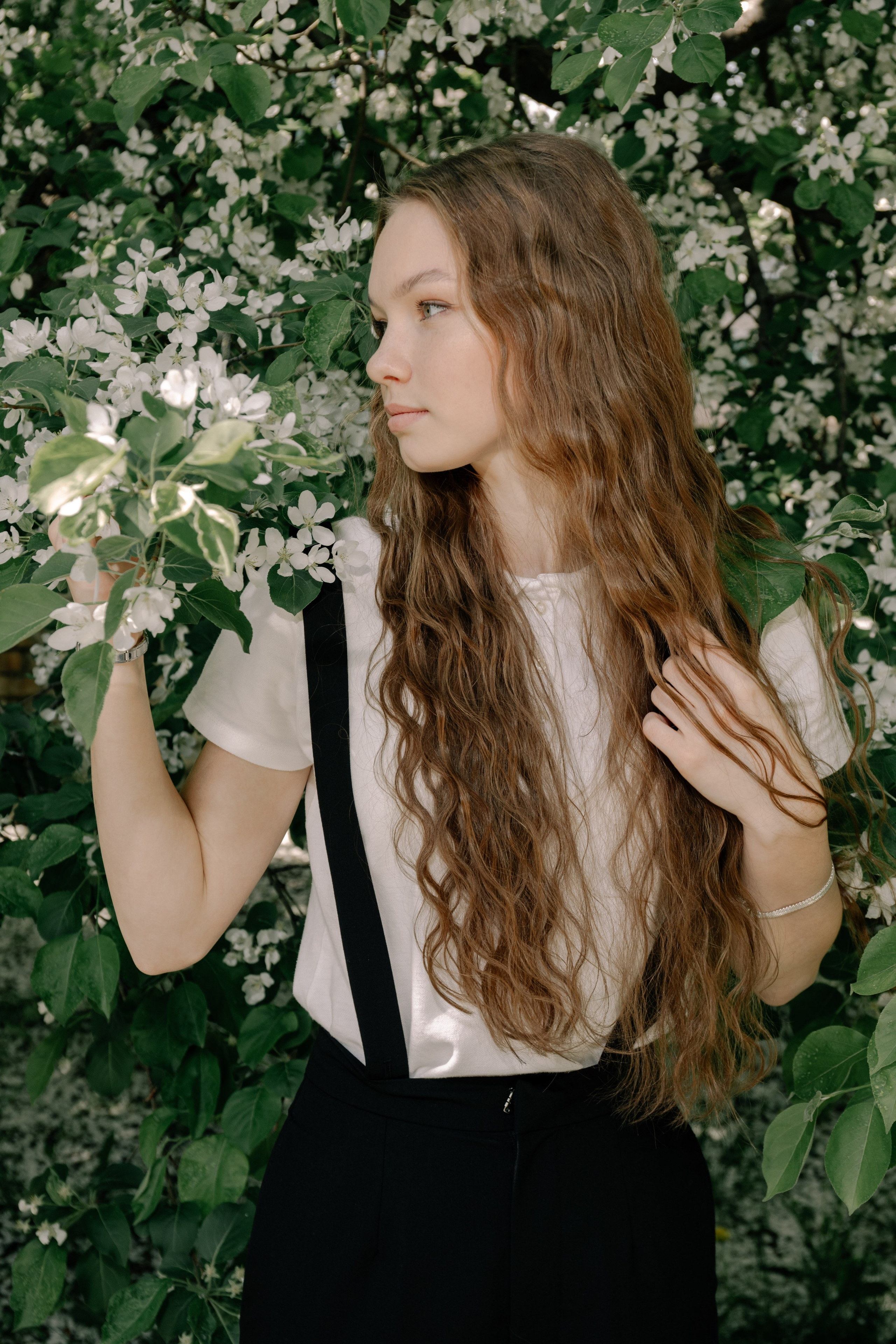 9 класс в яблонях. Фотограф Елена Балакина (Челябинск)