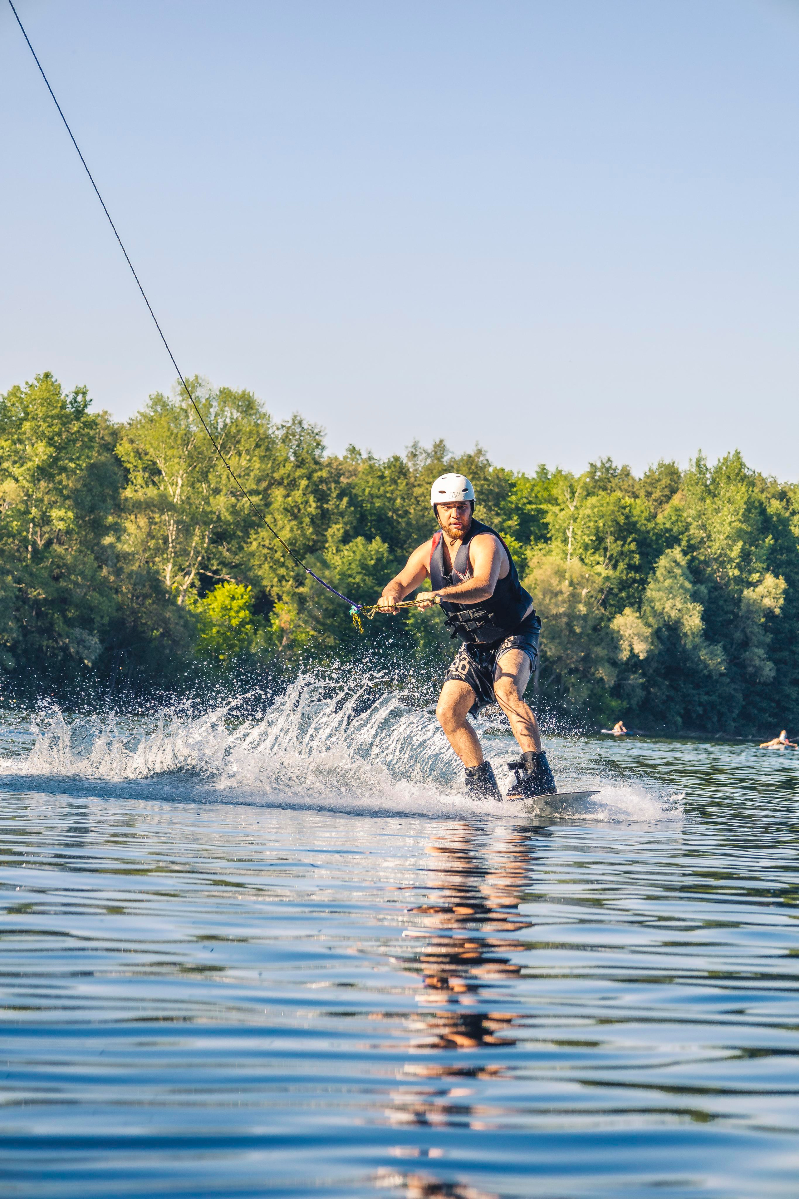 Выездная, спортивная фотосессия на вейкборде. Фотограф Каримов Виктор