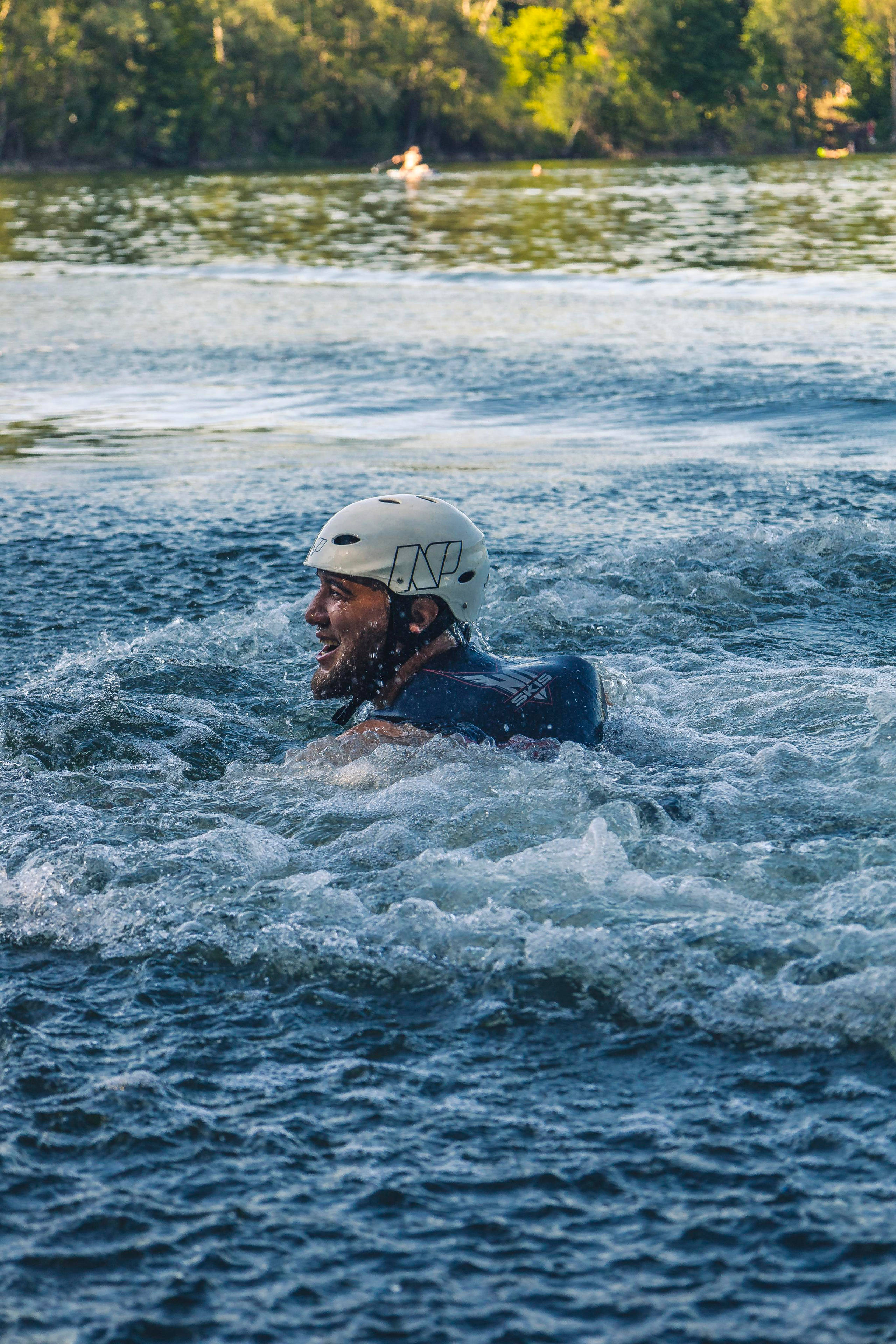 Выездная, спортивная фотосессия на вейкборде. Фотограф Каримов Виктор