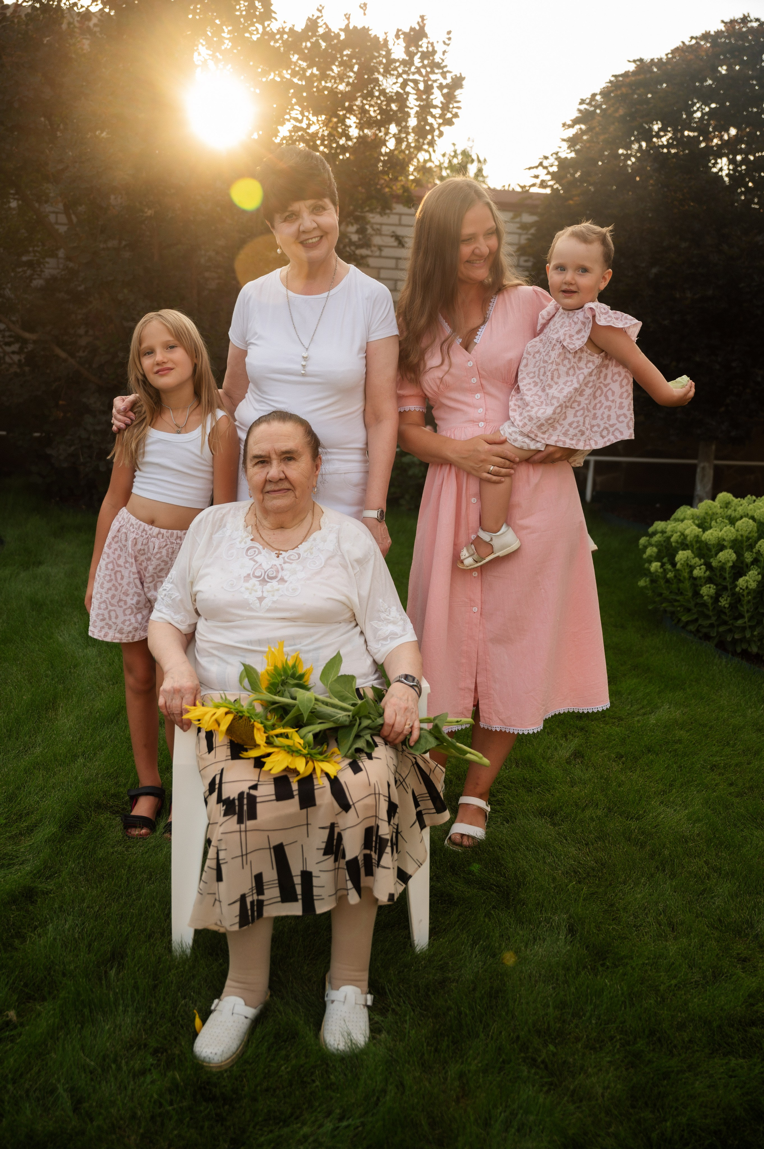 Семейная с правнучками. Фотограф Алёна Мил
