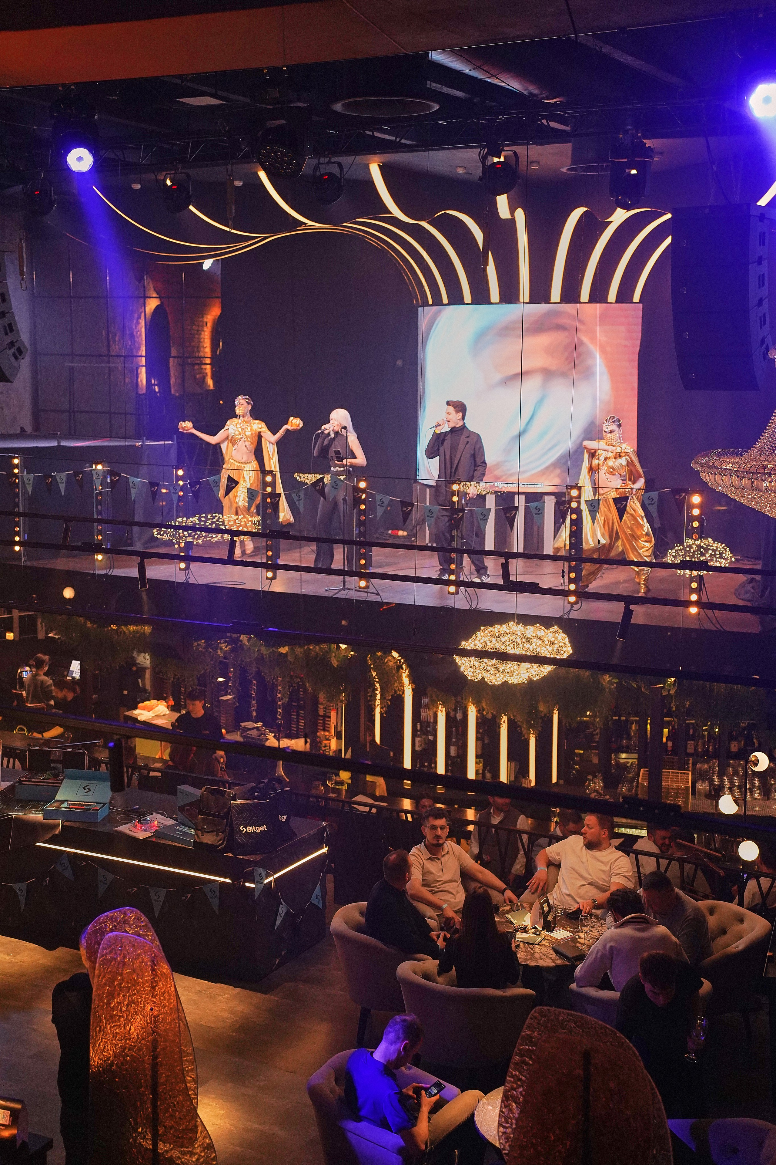 Bitget. Фотограф