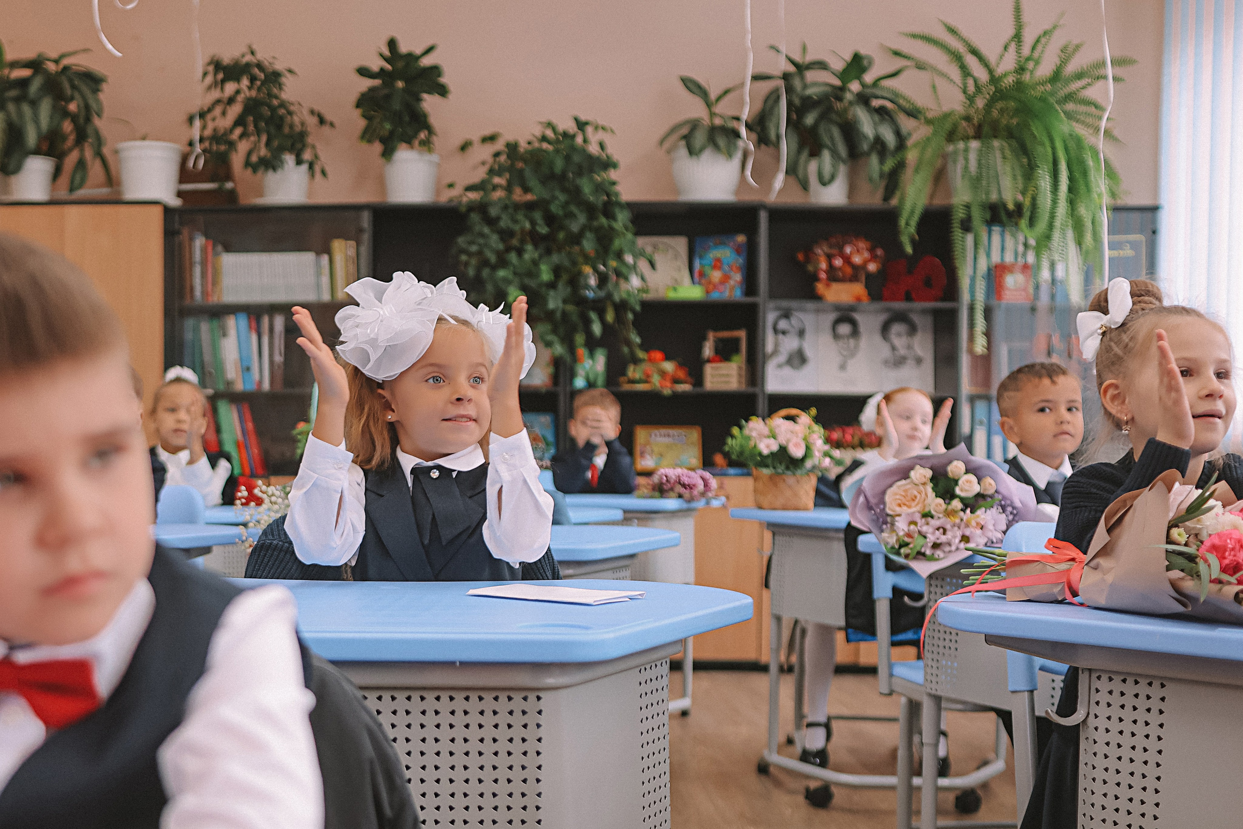 1 сентября линейка+кл час+портреты. Семейный фотограф Тюмень, фотограф на роды Салмина Мария