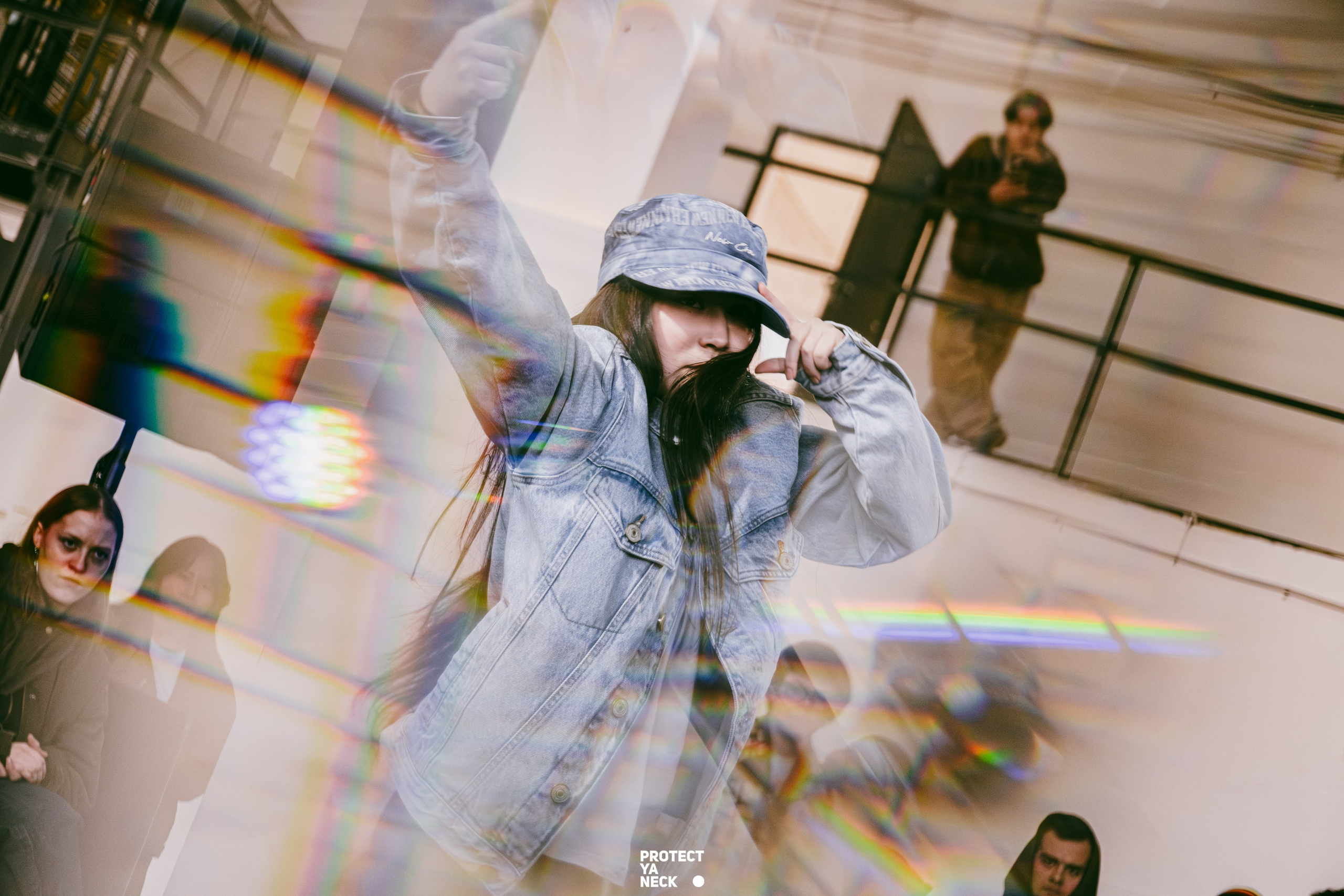 PROTECT YA NECK 22/03 (@youlovebu). Соня бу тебя сфоткала