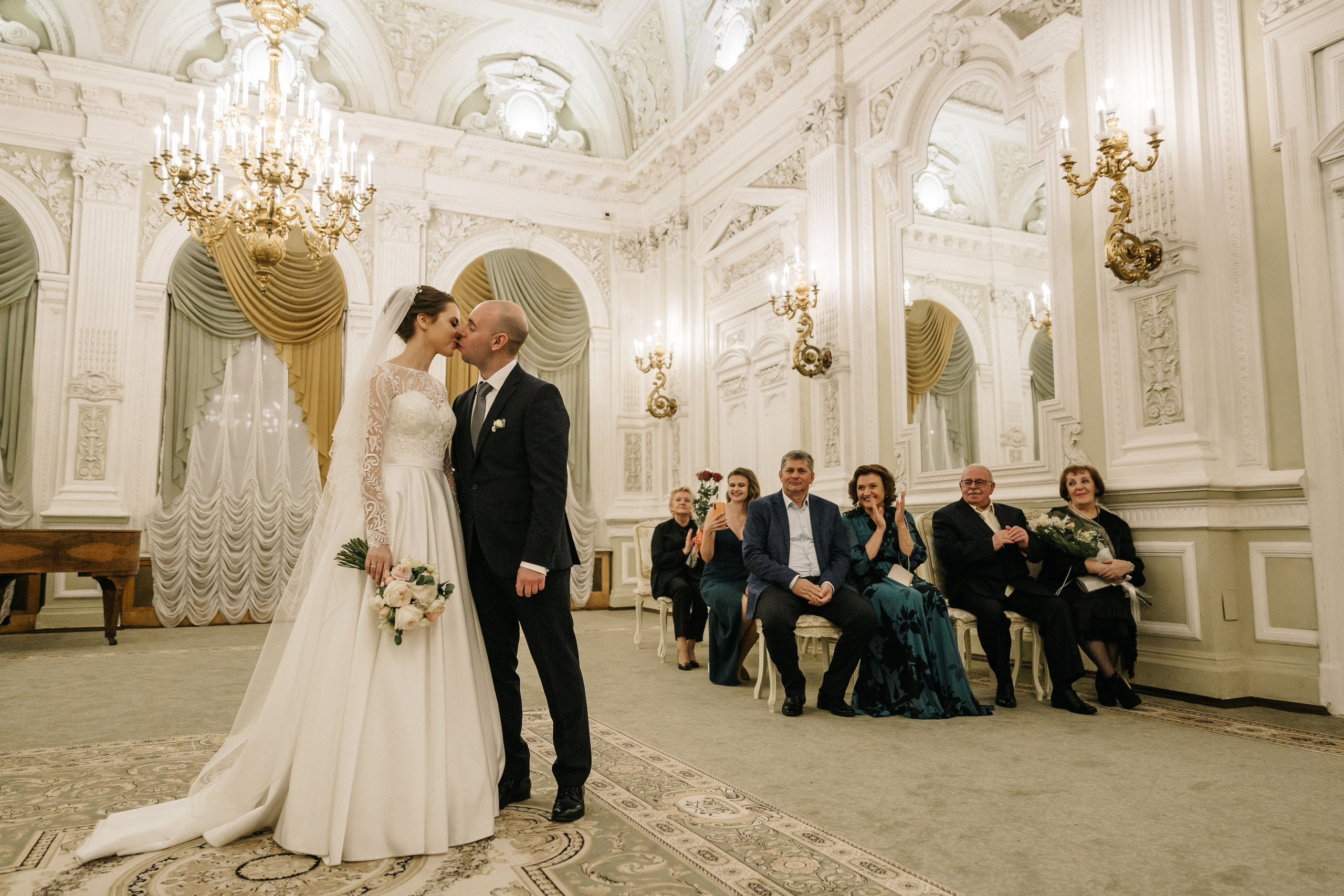 ОКТЯБРЬ | Дворец № 1 Талион, Особняк военного министра. Свадебный фотограф в Санкт-Петербурге Полина Корзухина