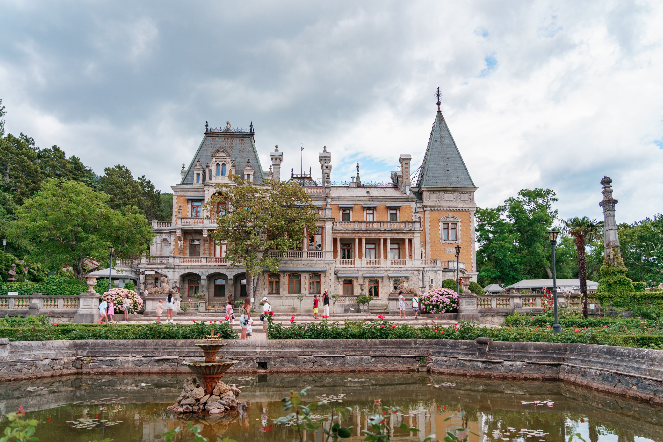 Алупкинский дворцово-парковый музей-заповедник, Республика Крым. Репортажный фотограф в Крыму Ксения Гасица