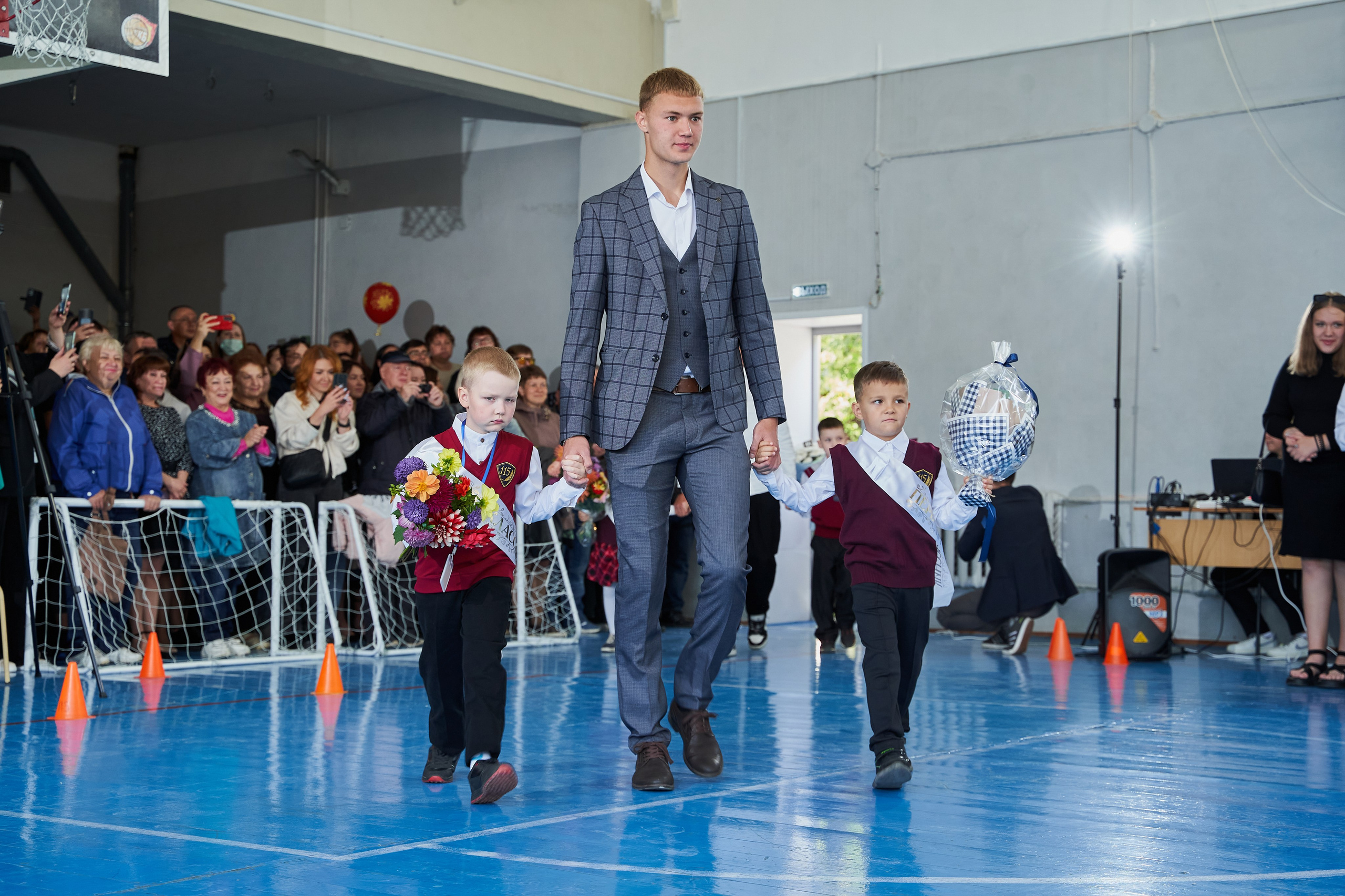 Школьная линейка 1 сентября. Выпускные альбомы в Екатеринбурге, от Анастасии Саловой