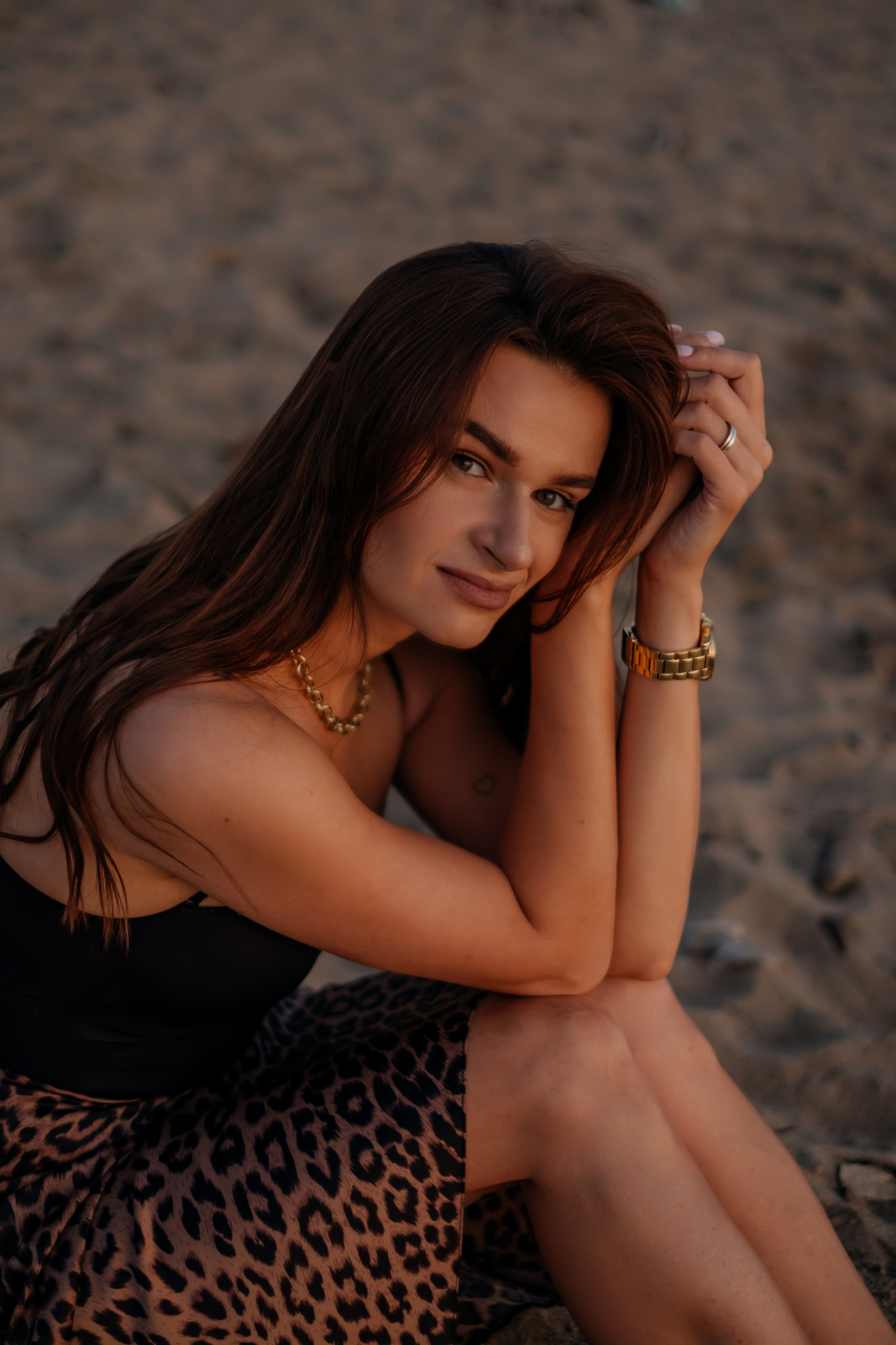 Катя с дочками на берегу. Фотограф в Новосибирске Диана Ильиных