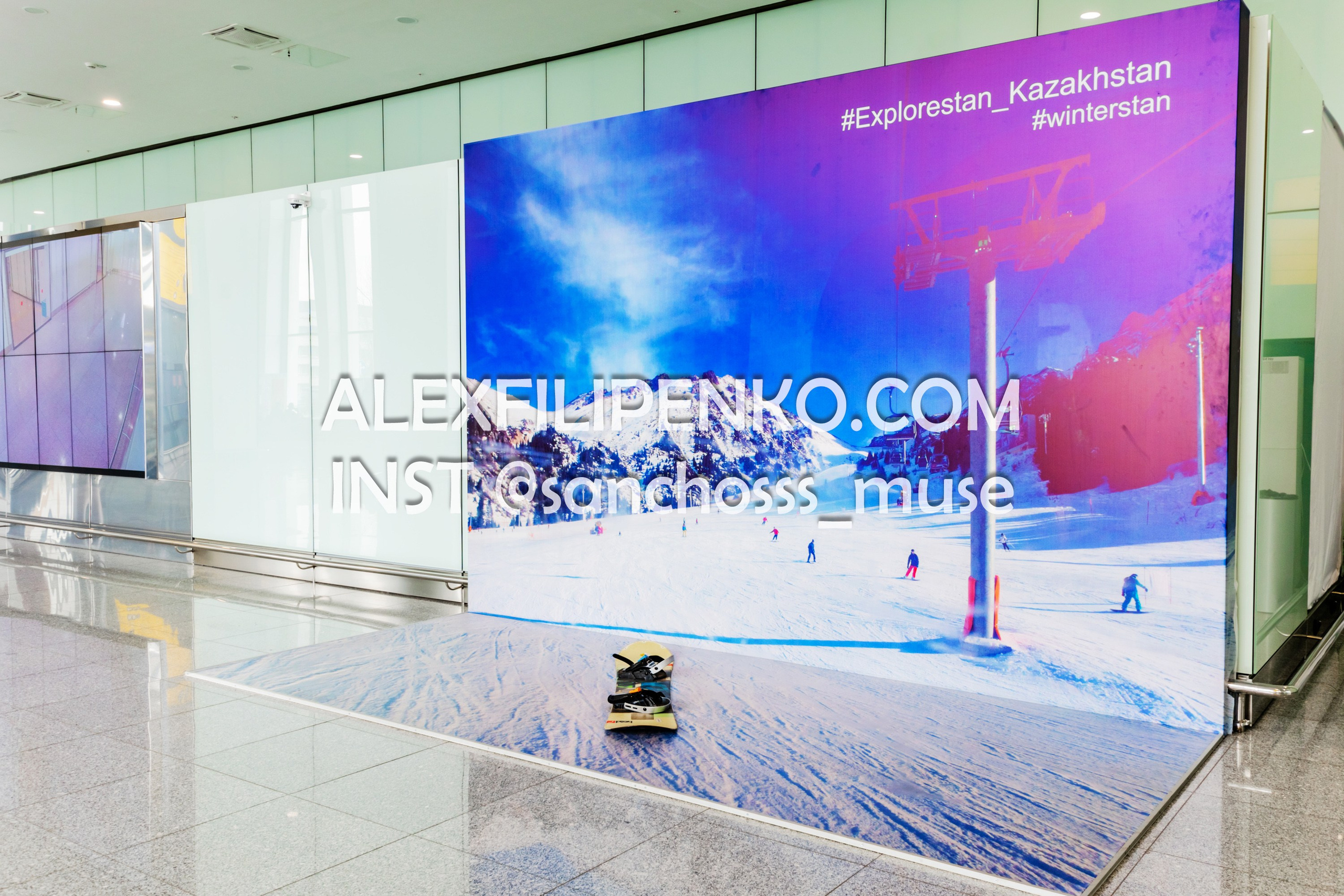 Фотосъемка для рекламного оператора MYD Production в Аэропорту Астаны. Фотограф интерьера недвижимости и архитектуры в Астане