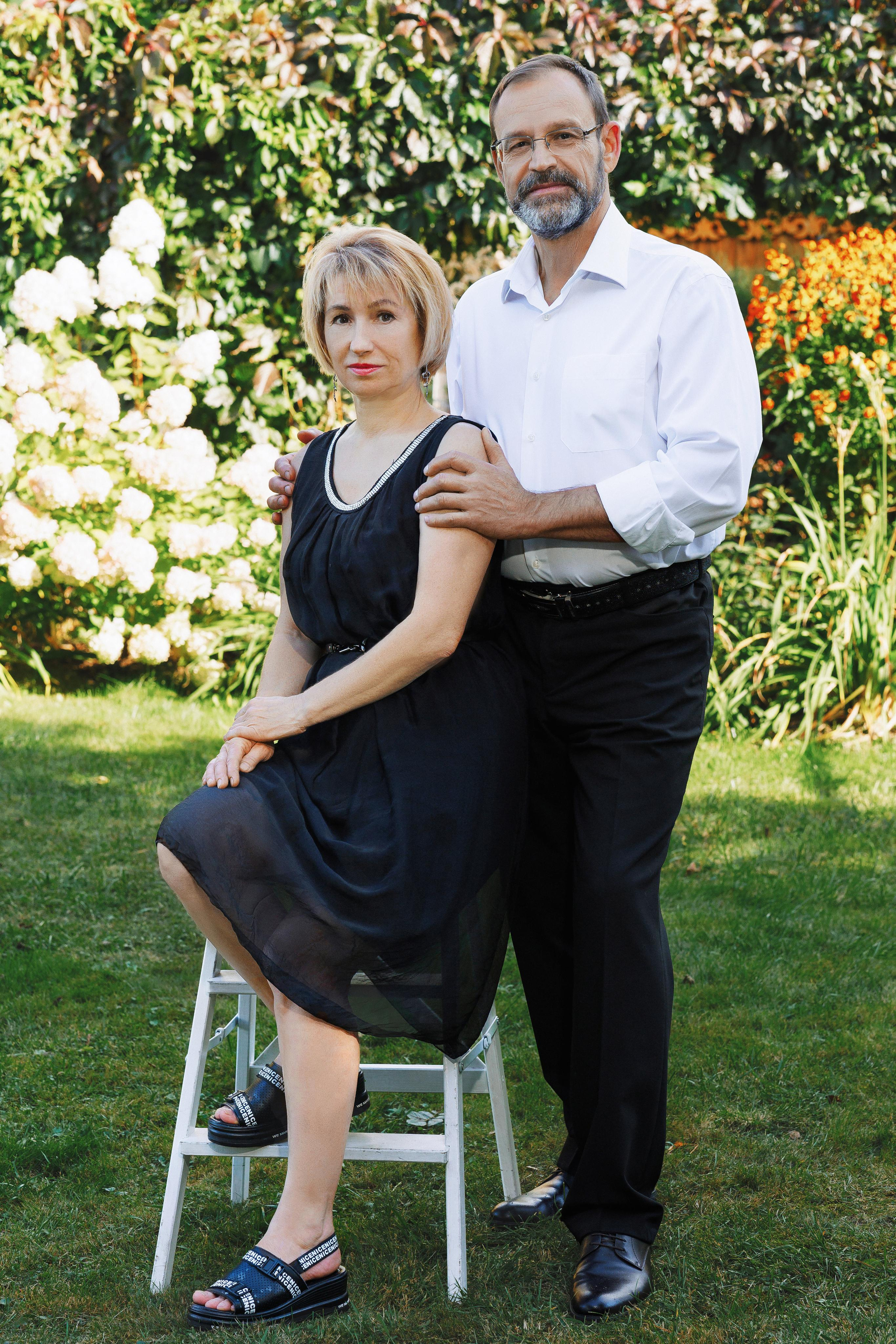 Семейные фото во дворе дома. Фотограф Евгений Топаз