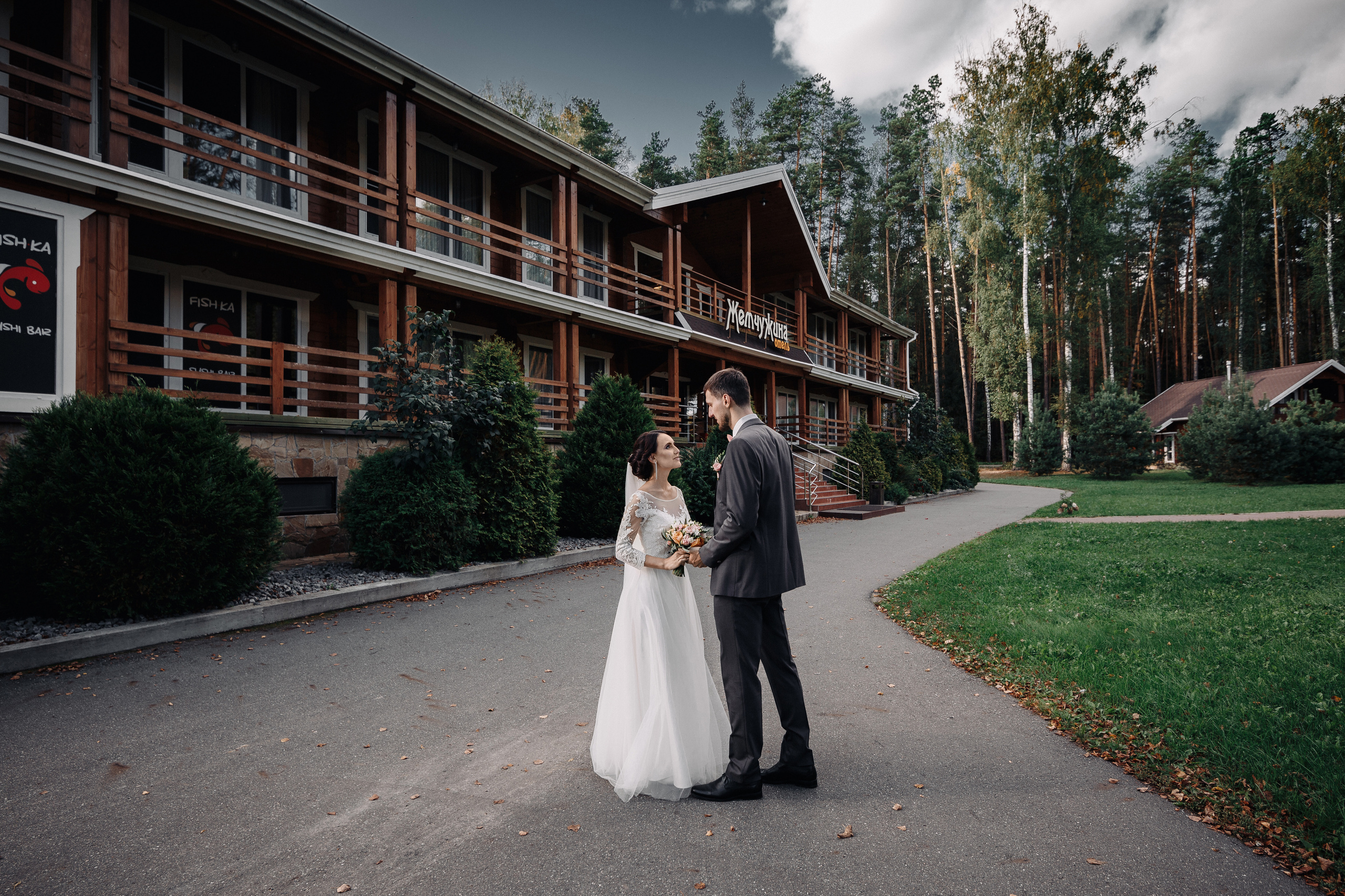 Свадебный фоторепортаж и поиск фотографа на свадьбу Евгений Топаз. Свадебный репортажный фотограф во Владимире Евгений Топаз