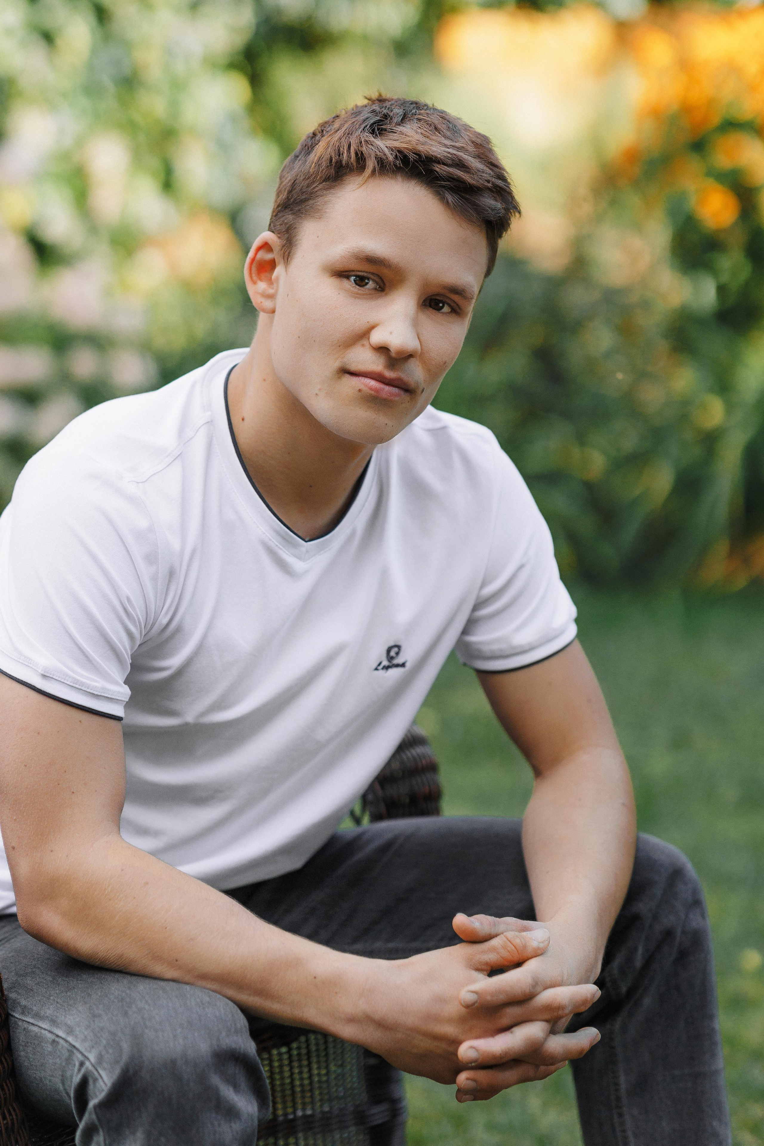 Семейные фото во дворе дома. Фотограф Евгений Топаз